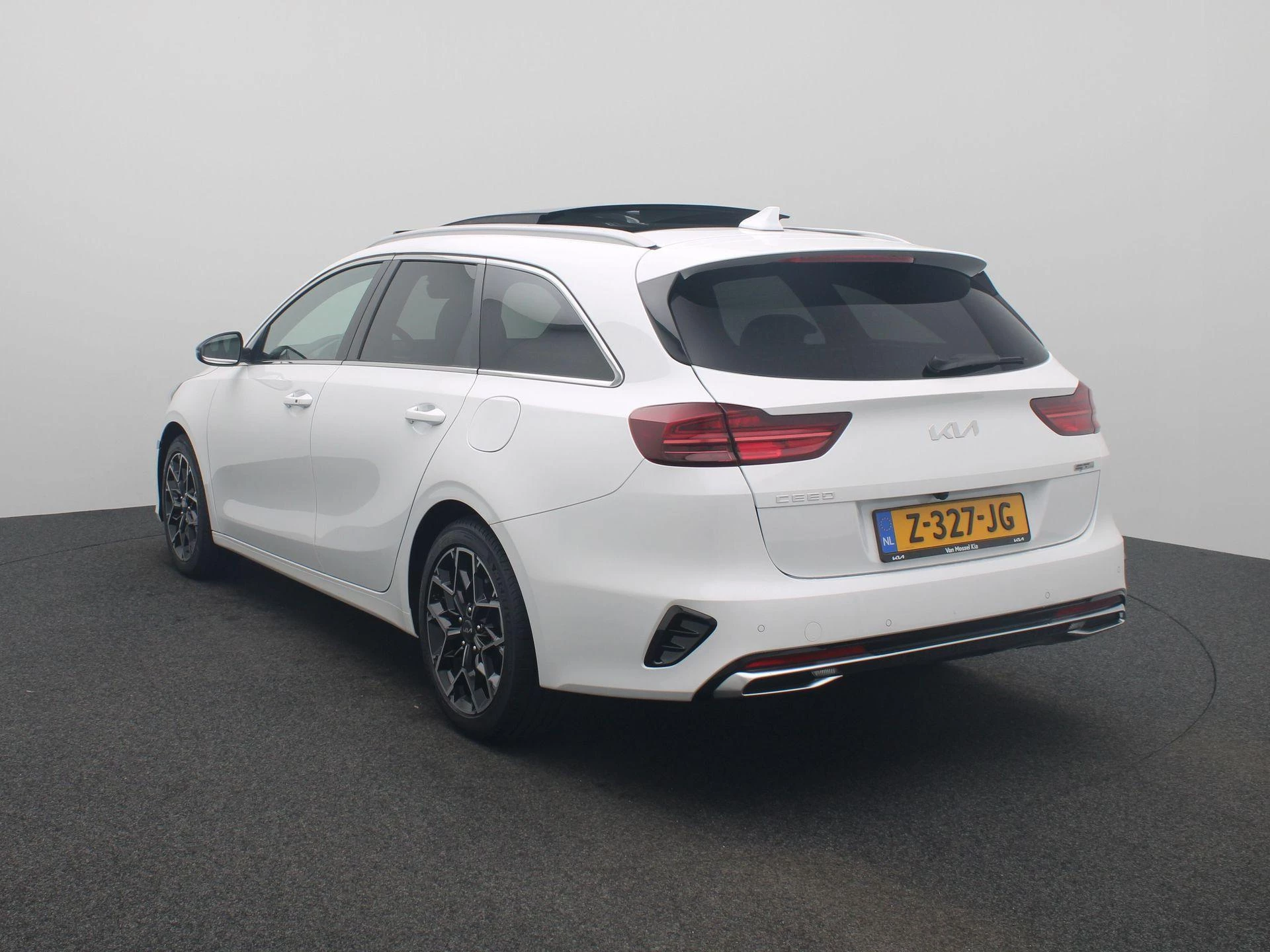 Kia-Ceed Sportswagon-image-3