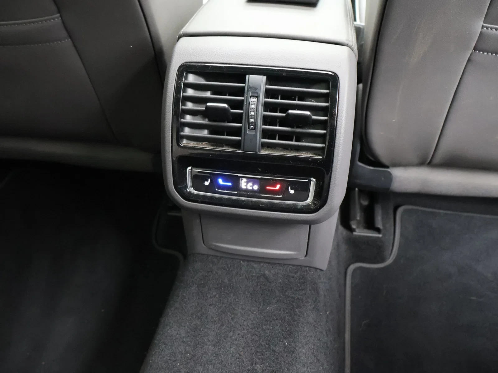 Volkswagen-Arteon-image-18