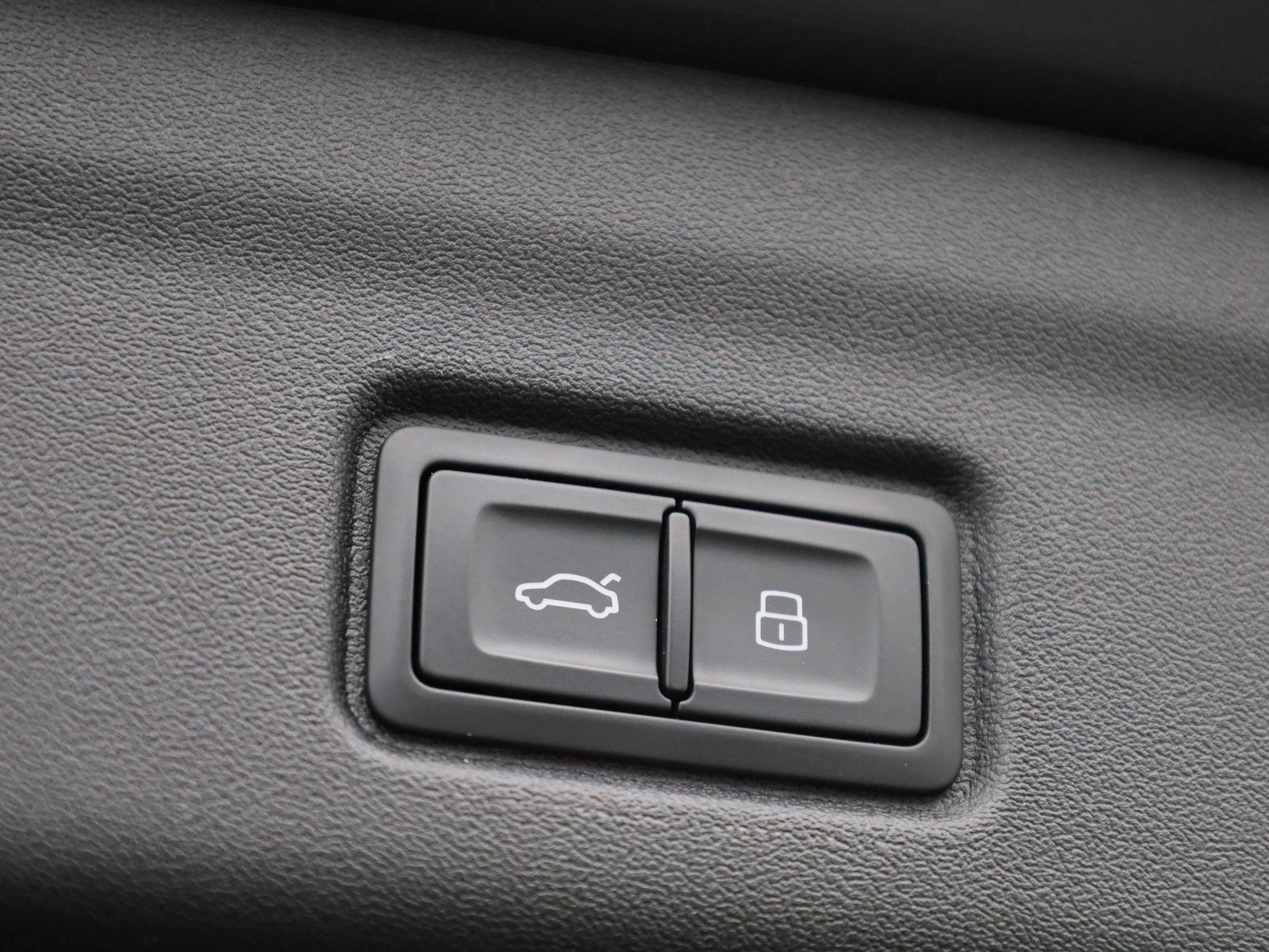 Audi-Q6 e-tron-image-14