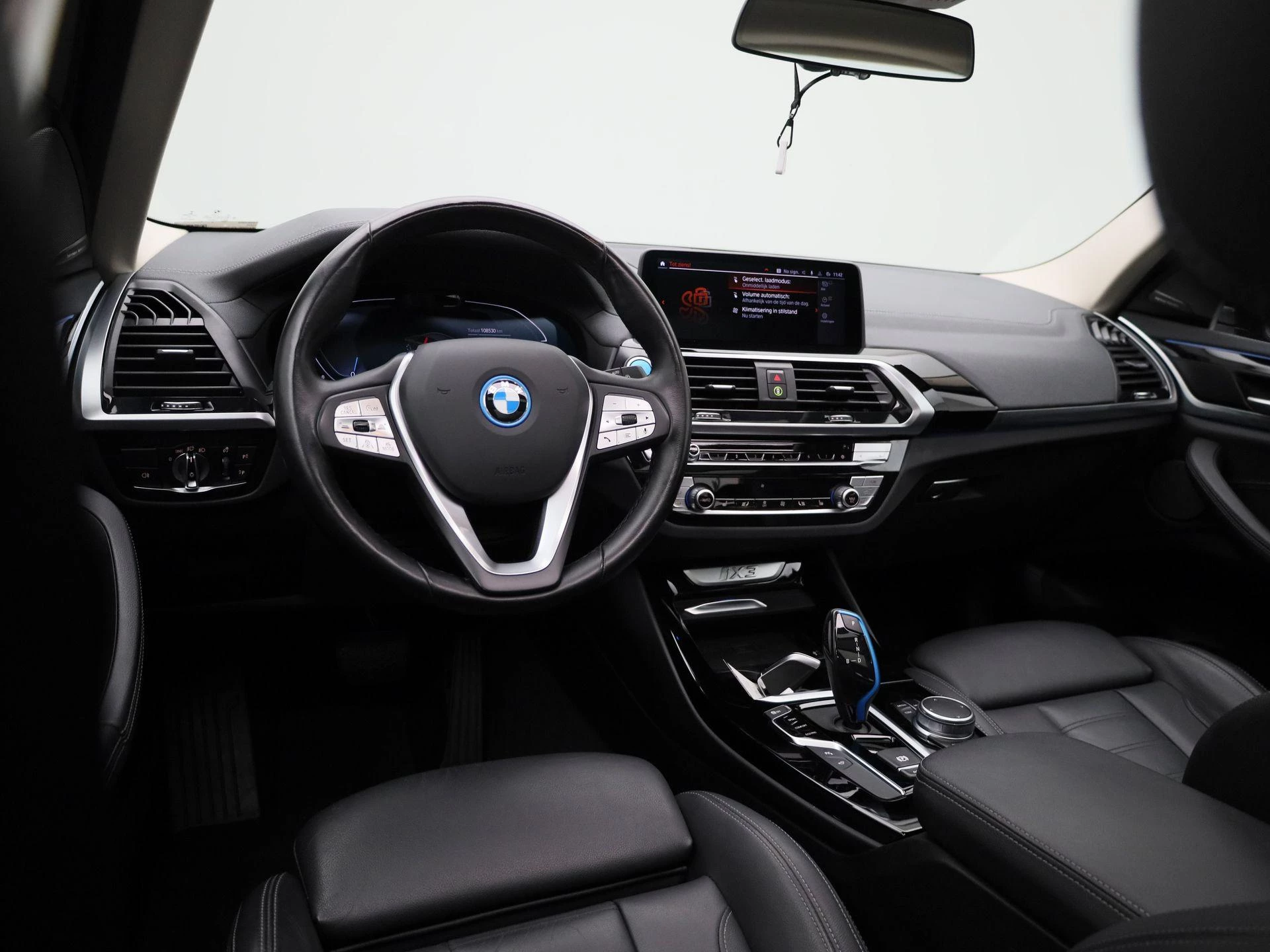 BMW-iX3-image-6