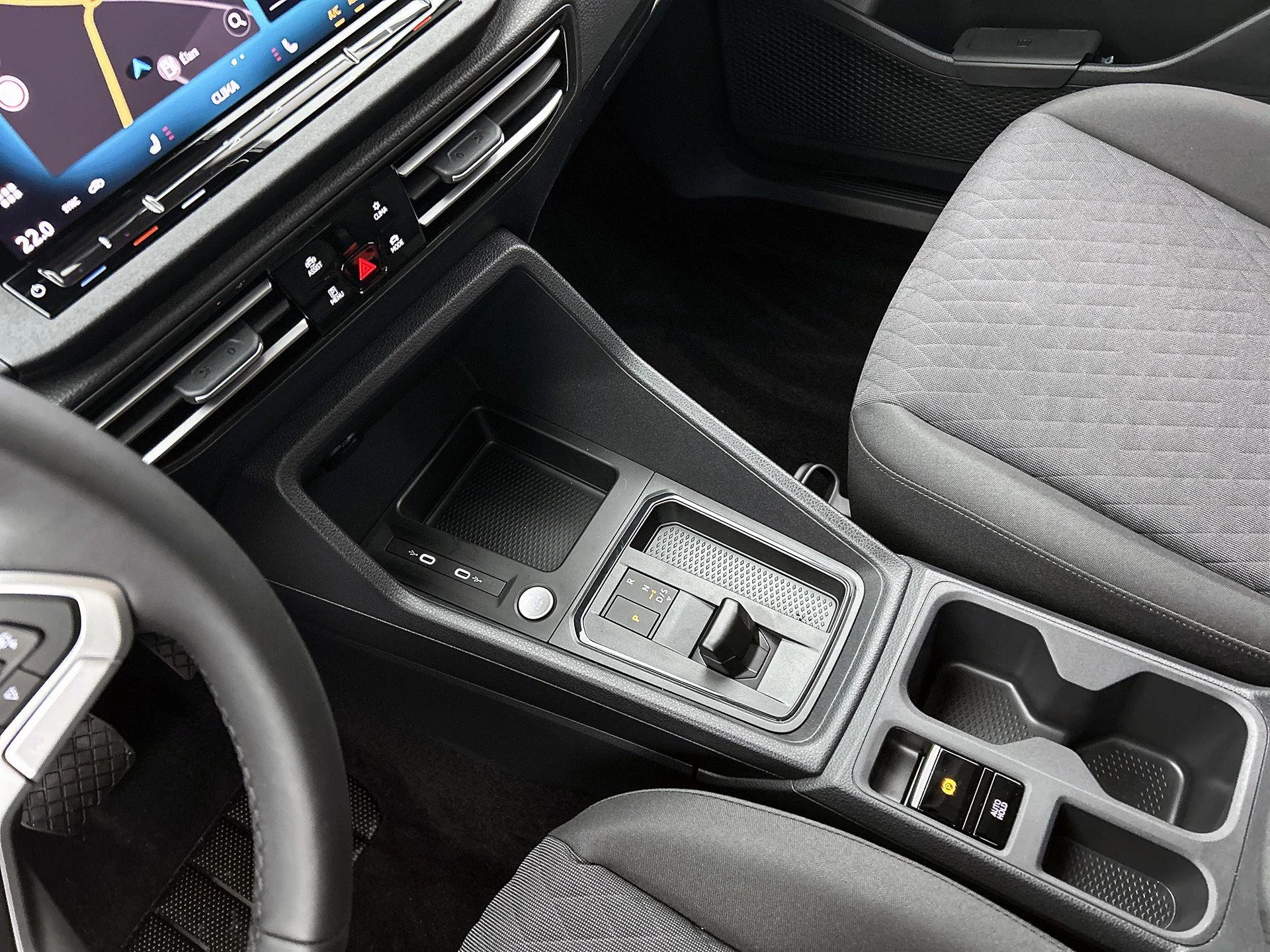 Volkswagen-Caddy-image-9