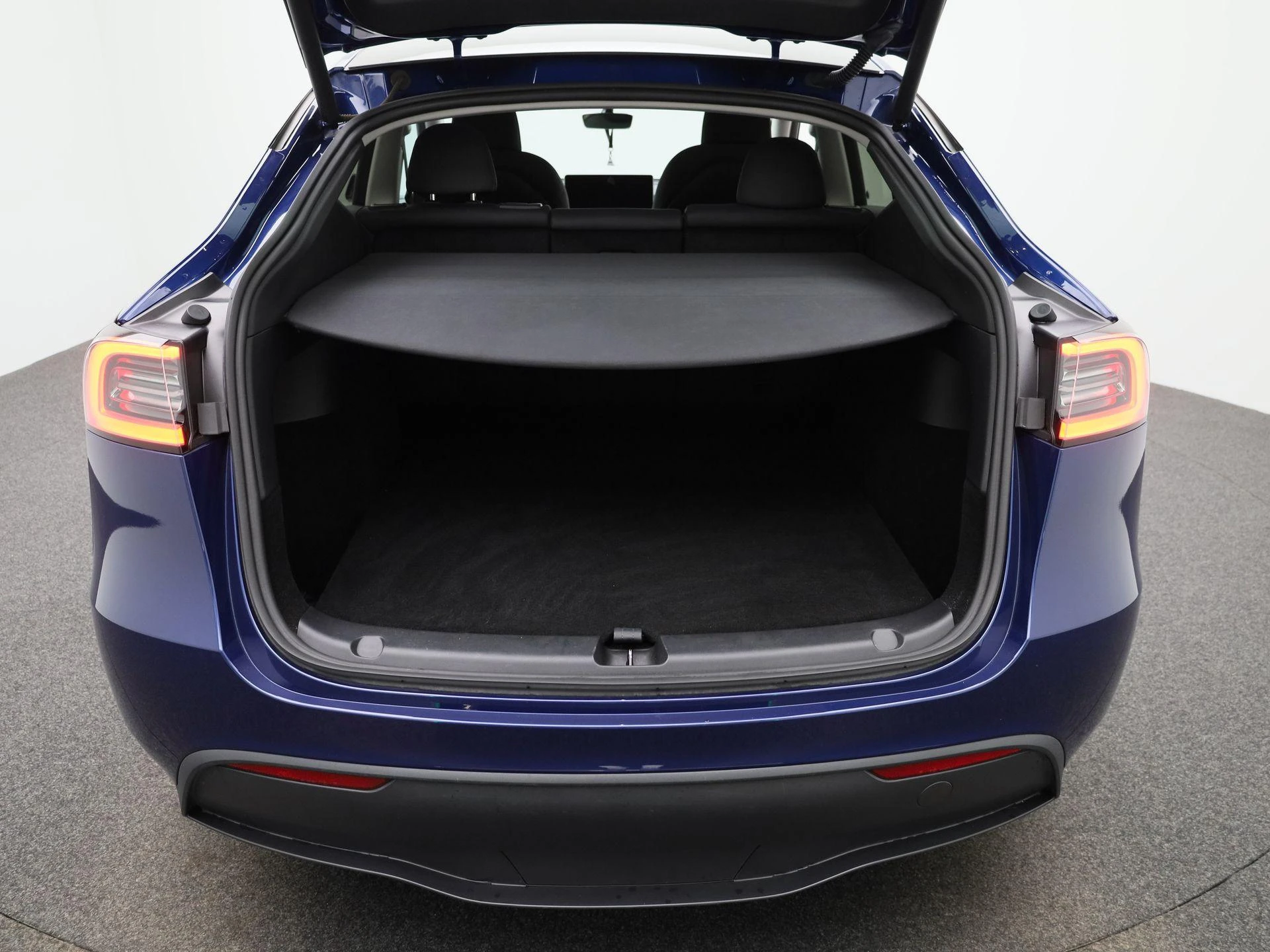 Tesla-Model Y-image-11
