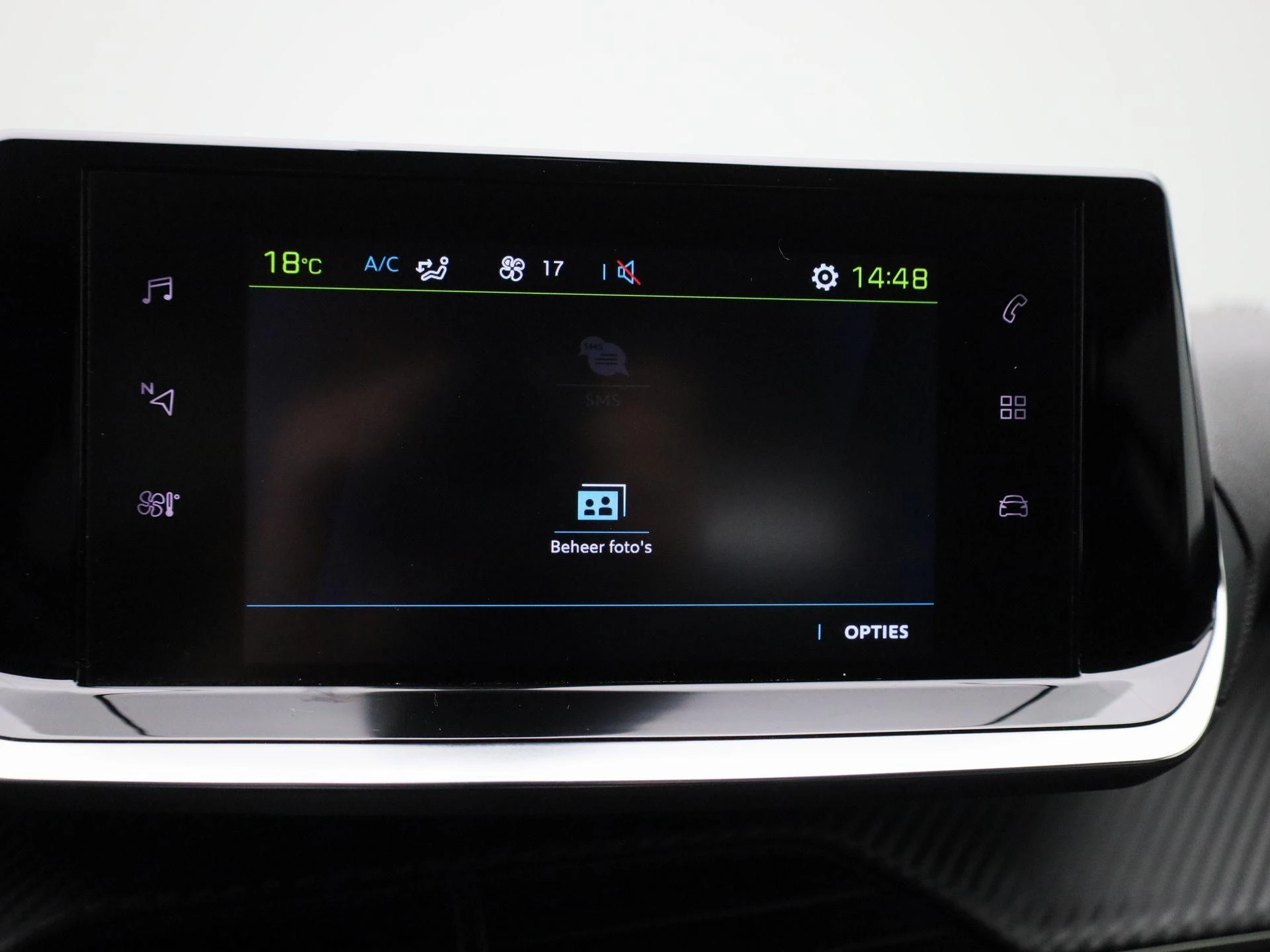 Peugeot-e-208-image-27