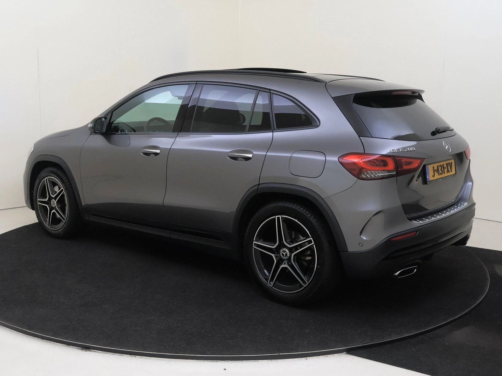 Mercedes-Benz GLA 200 Business Solution AMG