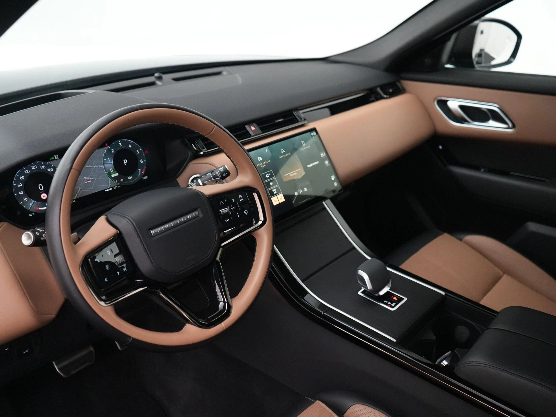 Land Rover-Range Rover Velar-image-32