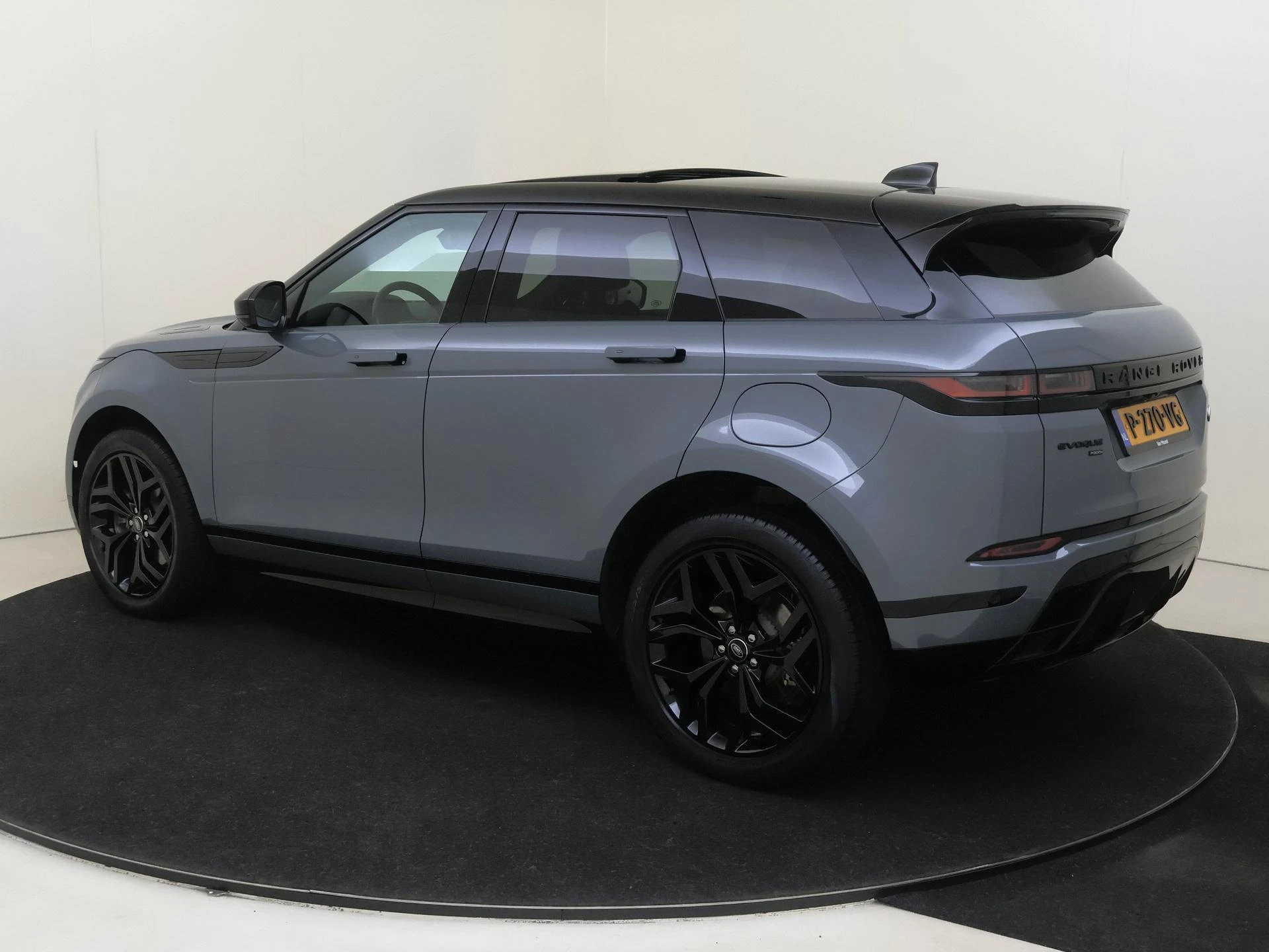 Land Rover-Range Rover Evoque-image-2
