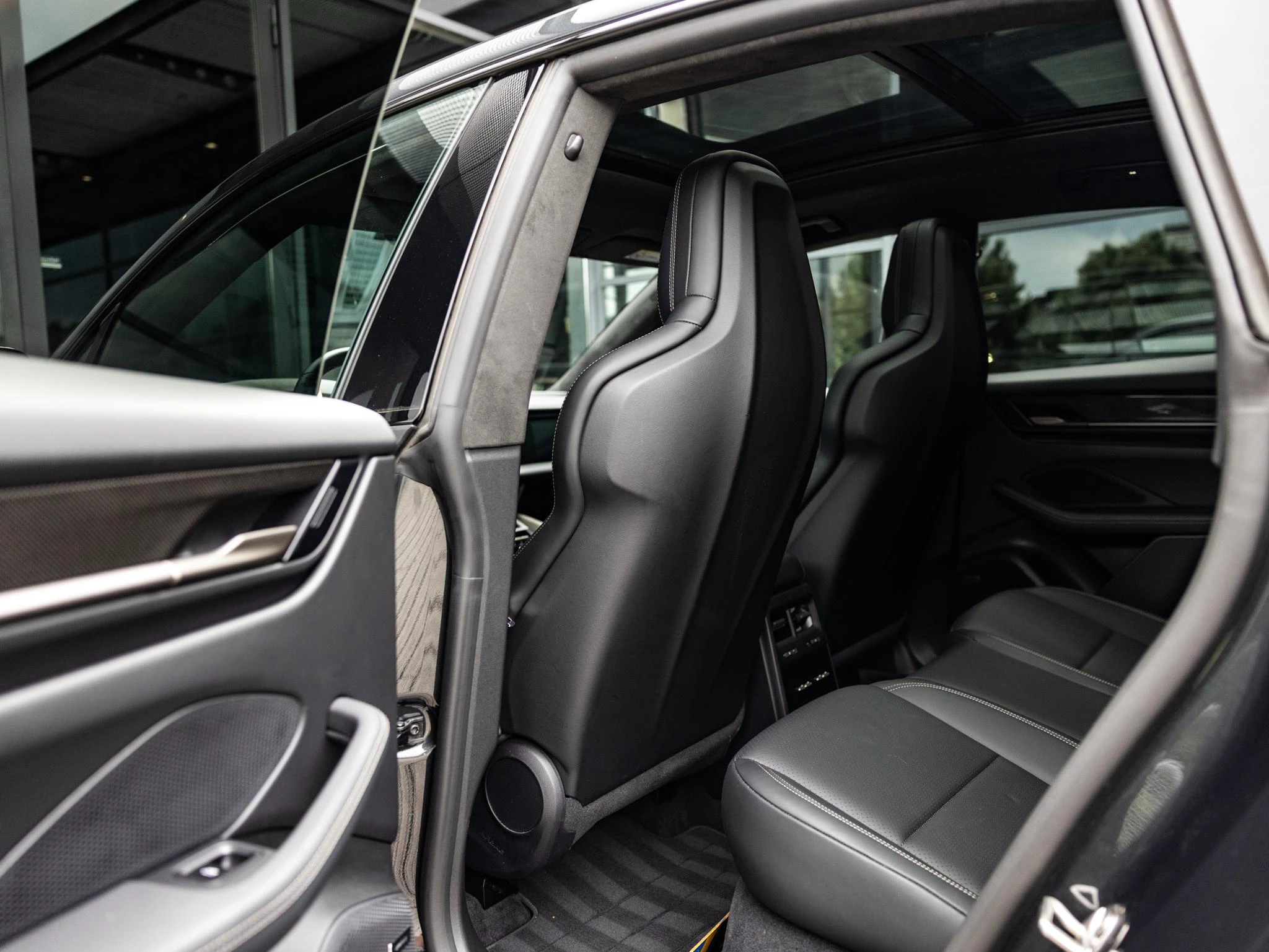Porsche Macan Turbo 100 kWh