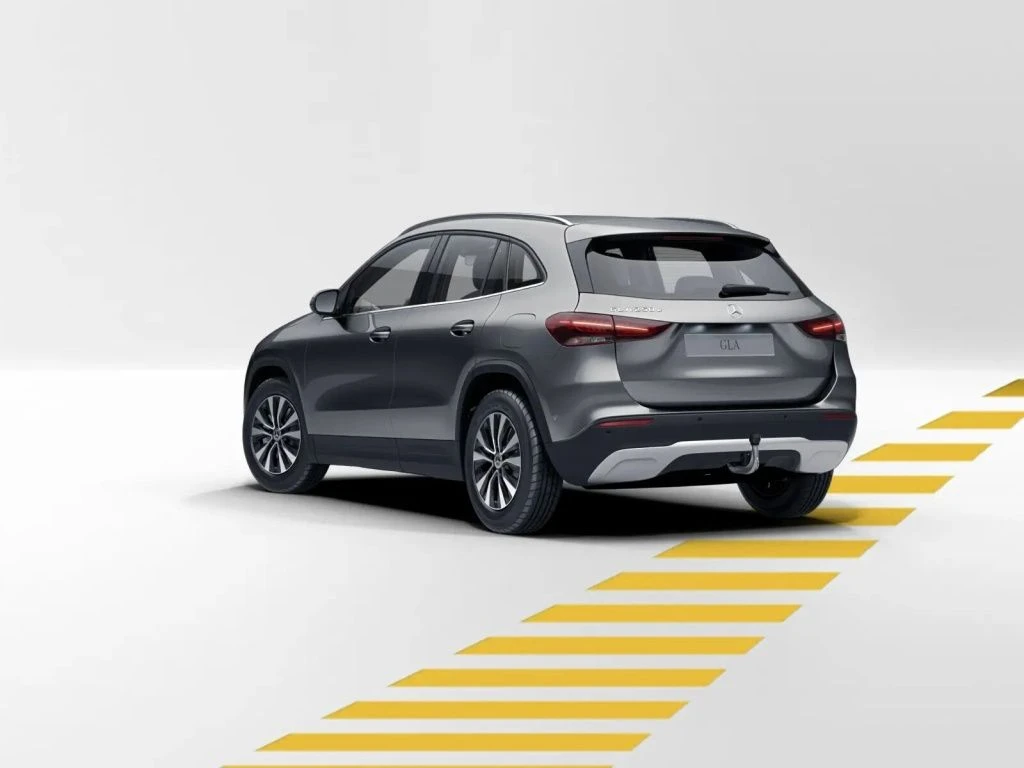 Mercedes-Benz-GLA 250 e-image-4