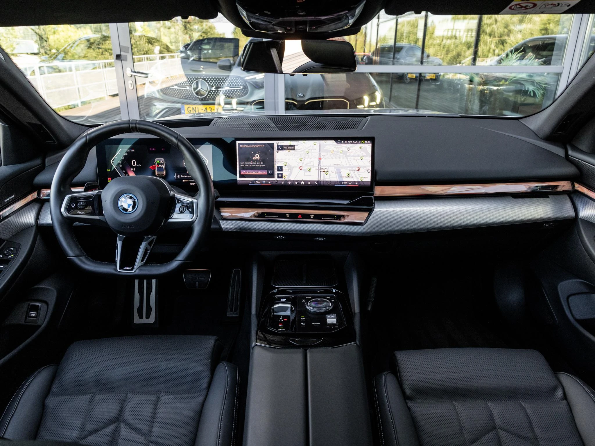 BMW-i5-image-16