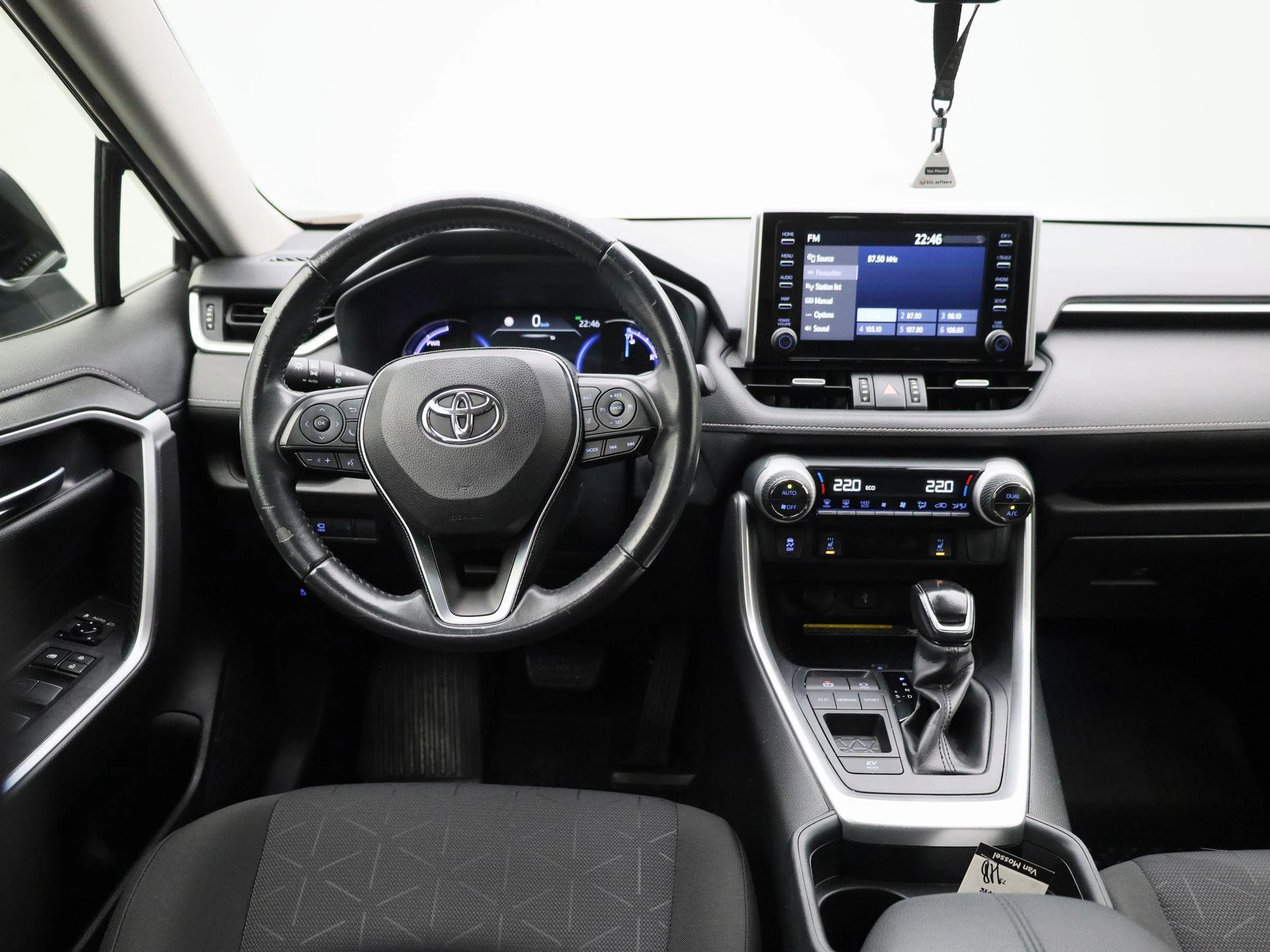 Toyota-RAV4-image-6