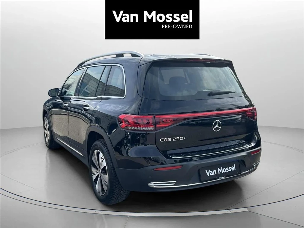 Mercedes-Benz-EQB-image-6