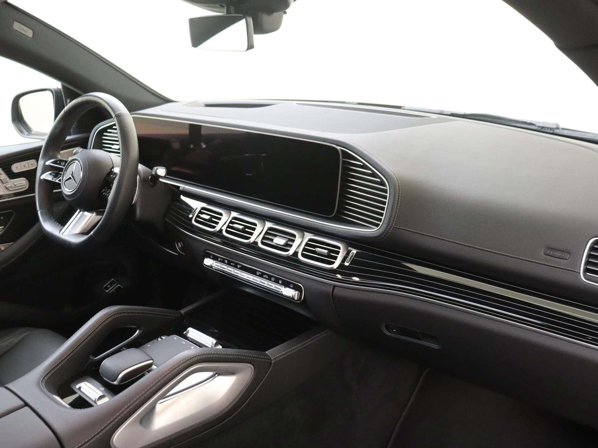 Mercedes-Benz-GLE-image-4