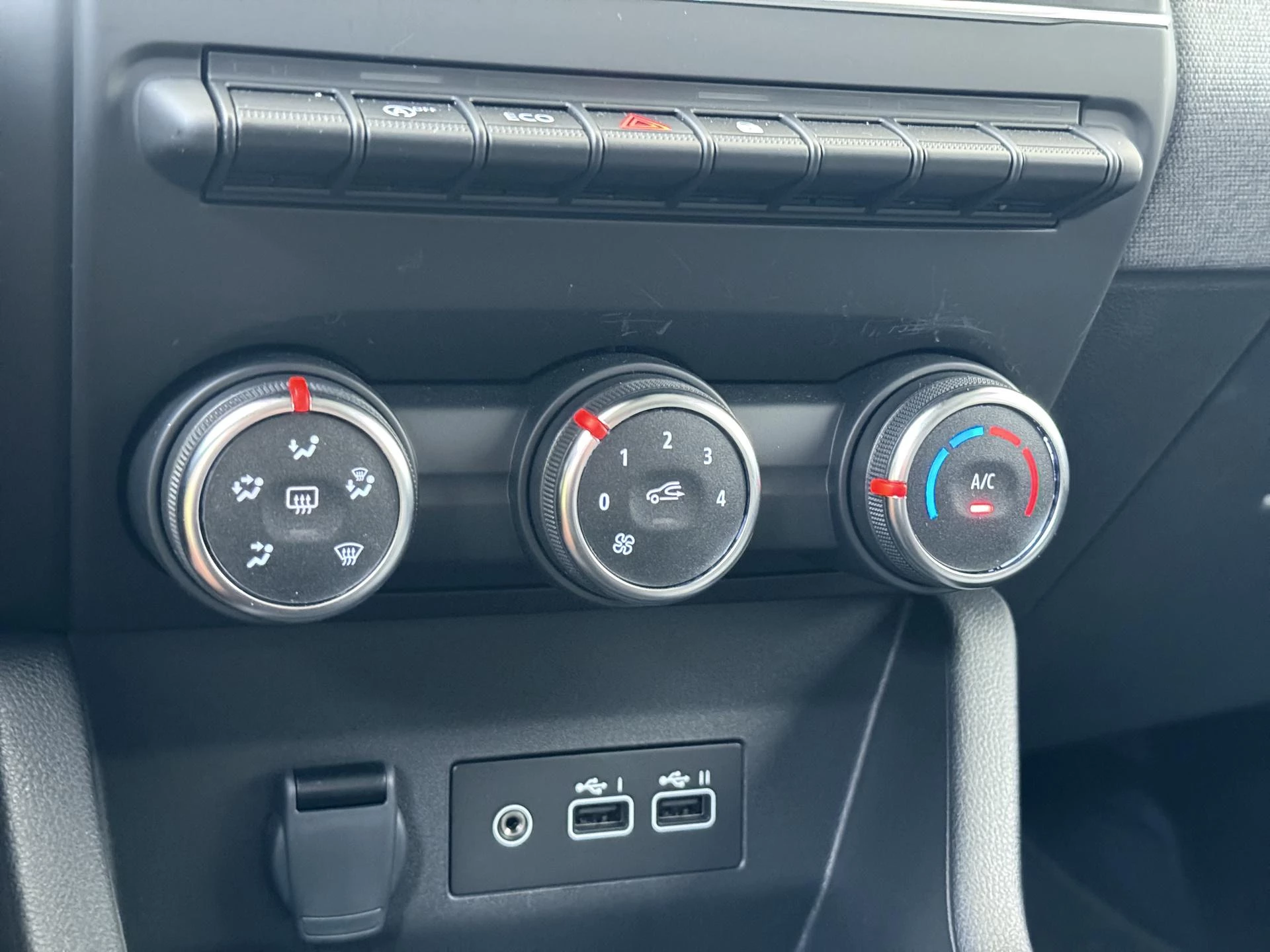 Renault-Clio-image-18