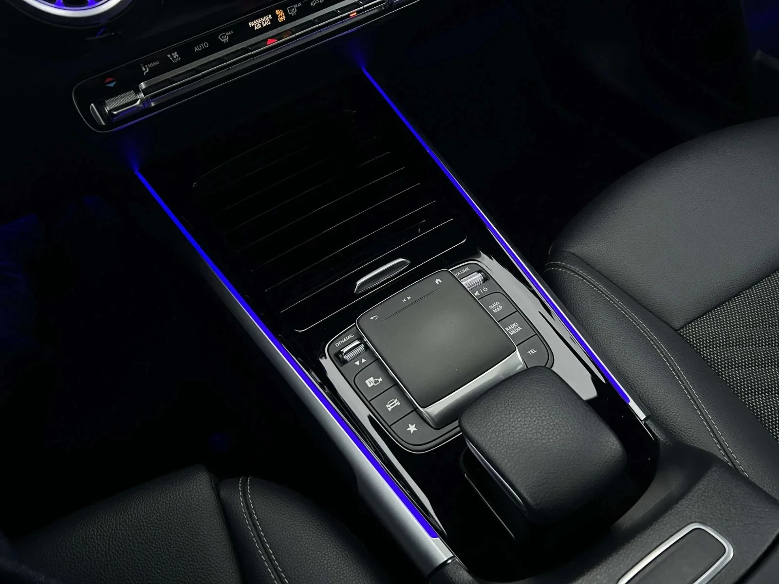 Mercedes-Benz-EQB-image-11