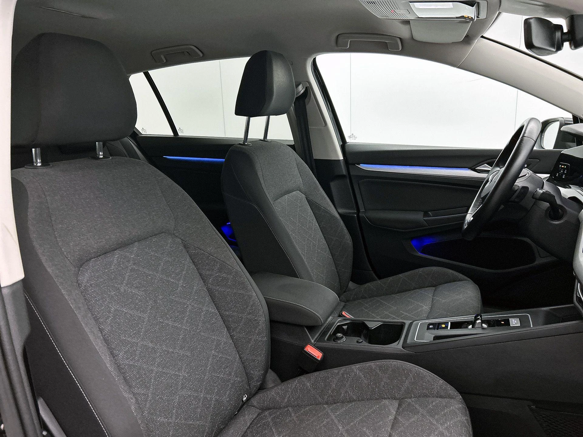 Volkswagen-Golf-image-29