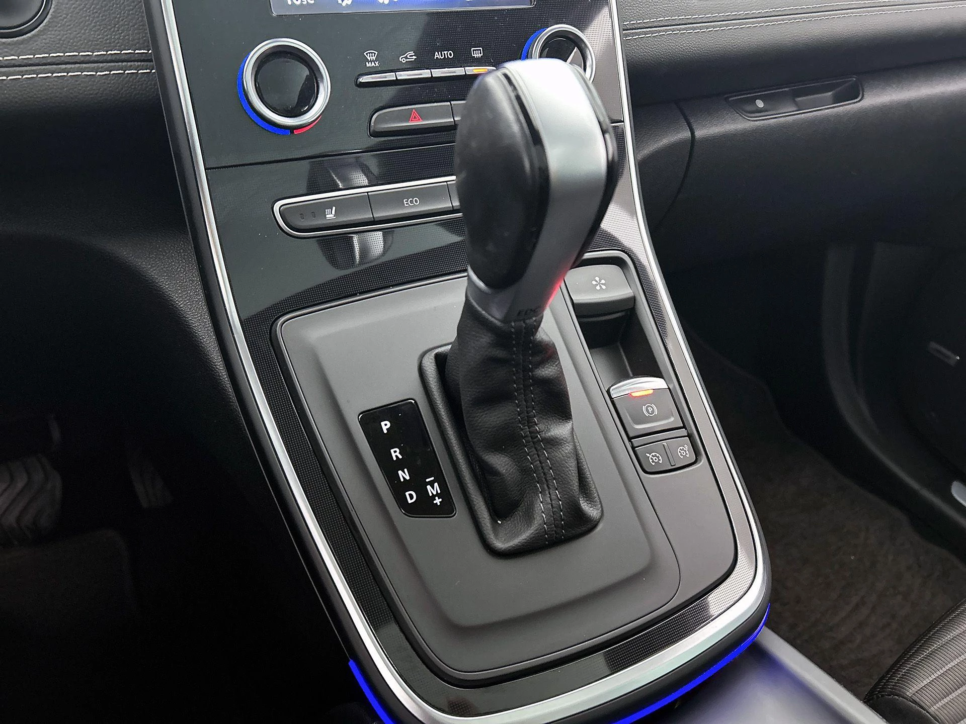Renault-Grand Scénic-image-31