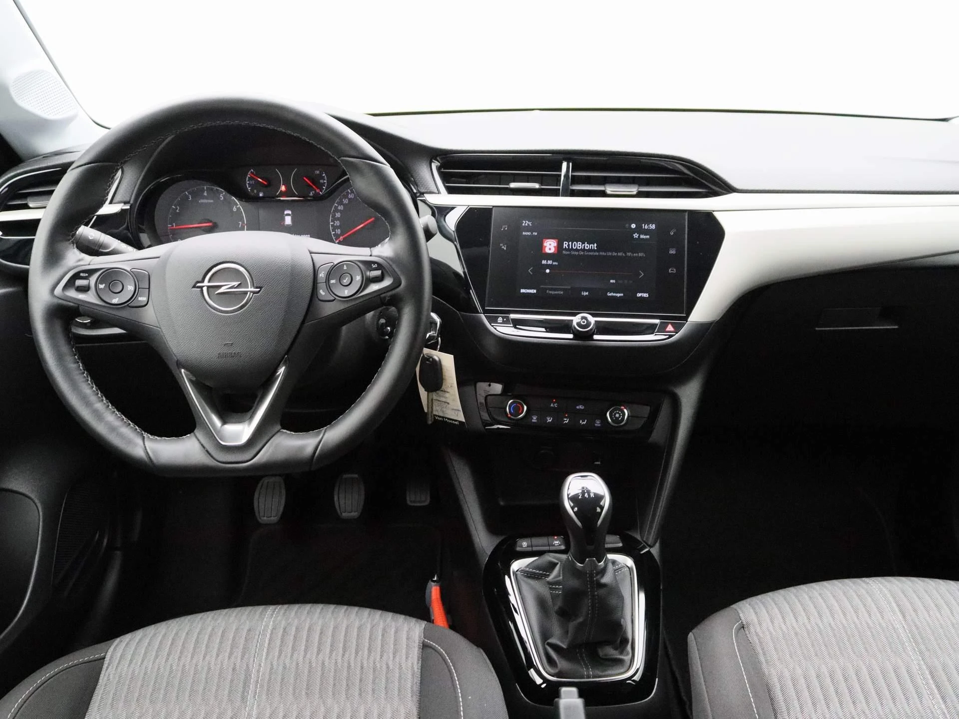 Opel-Corsa-image-6