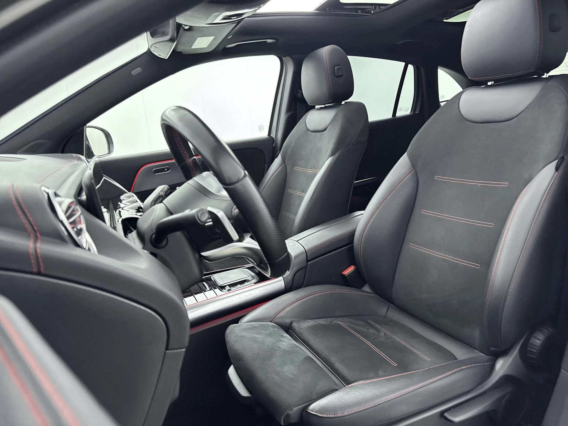 Mercedes-Benz-EQA-image-31