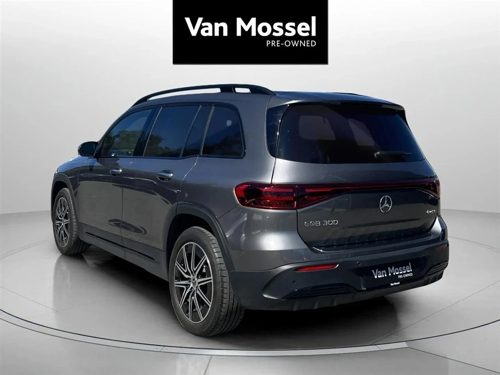 Mercedes-Benz-EQB-image-6