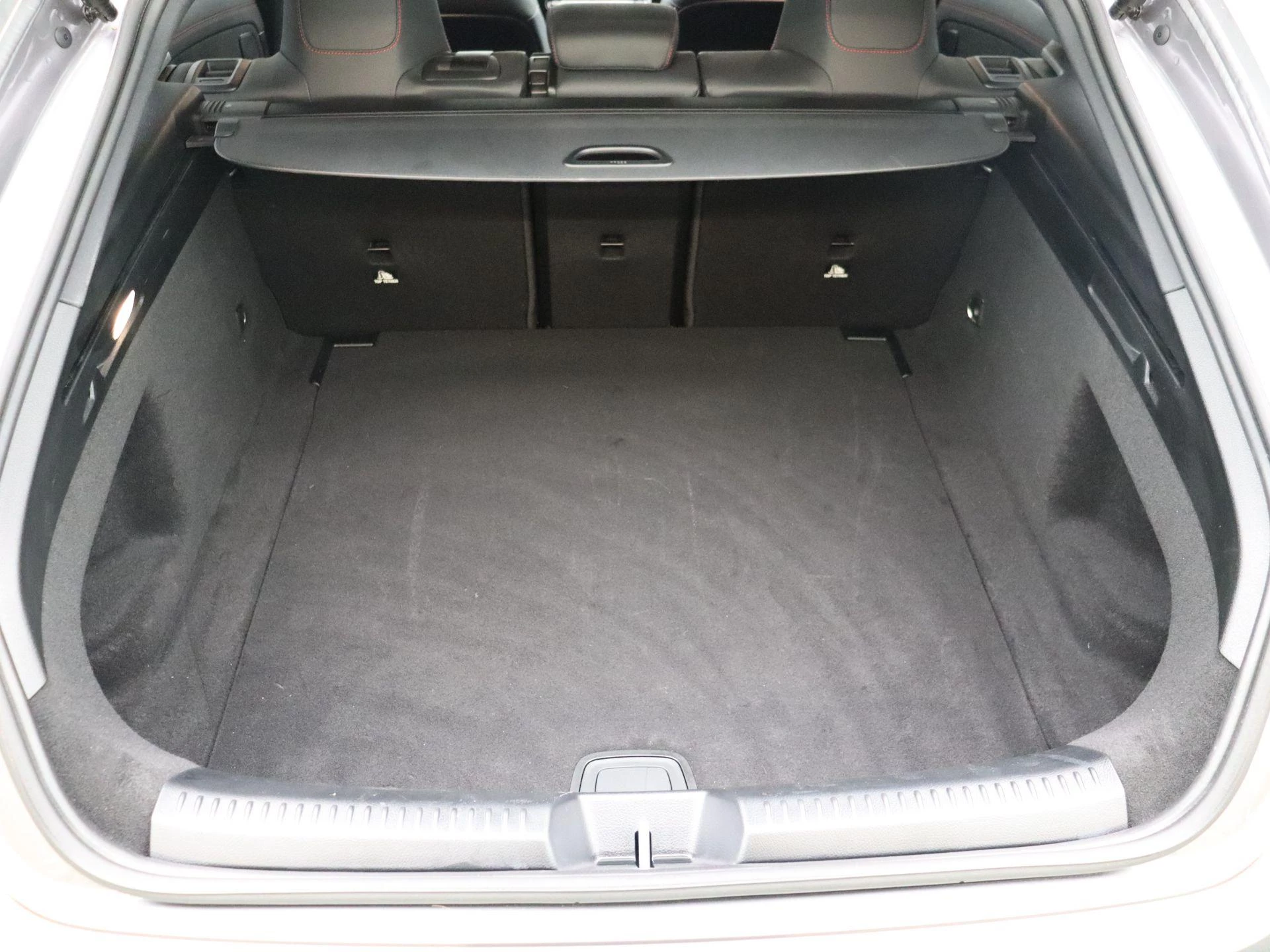 Mercedes-Benz-CLA-image-20