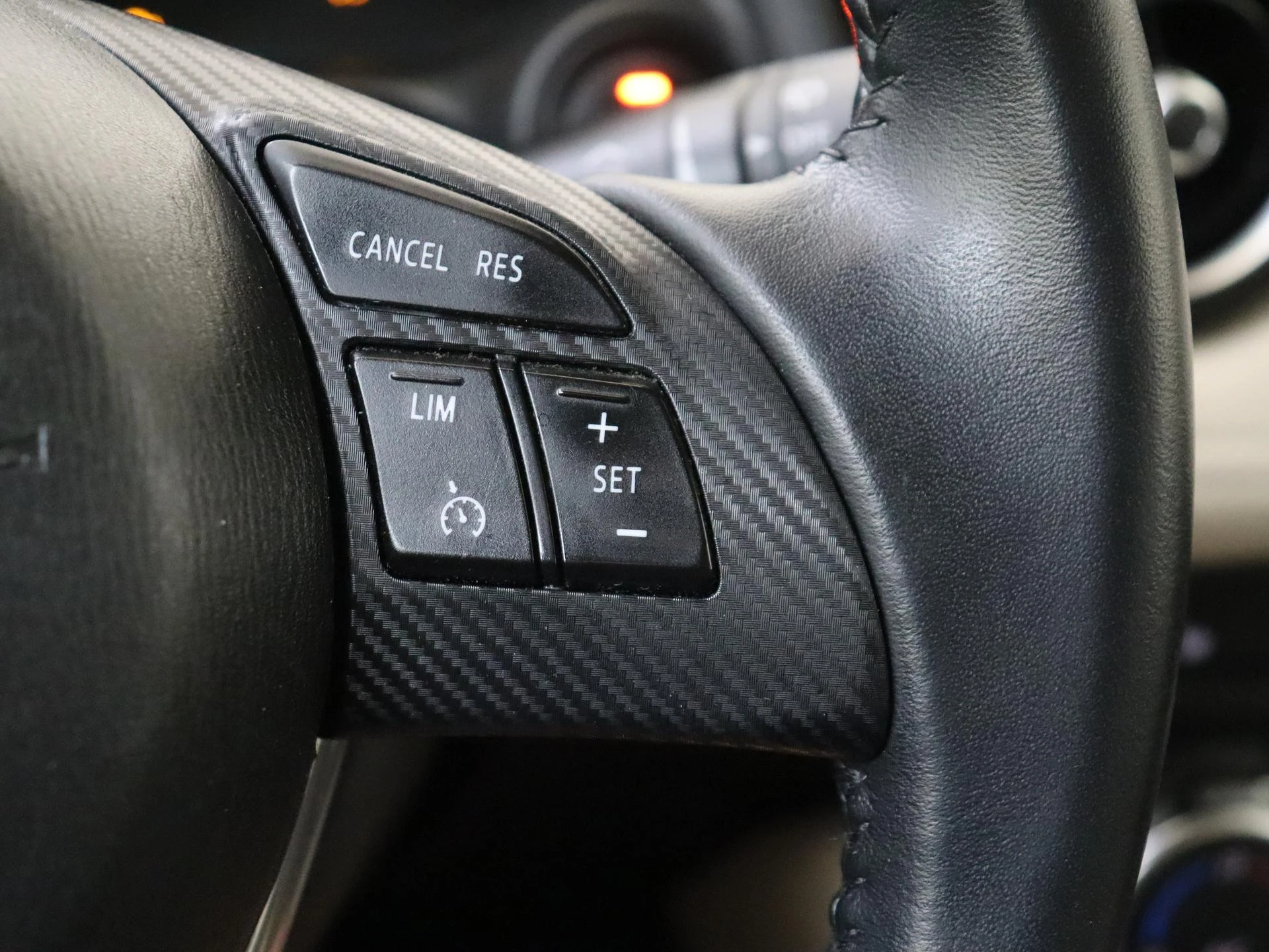 Mazda-2-image-13