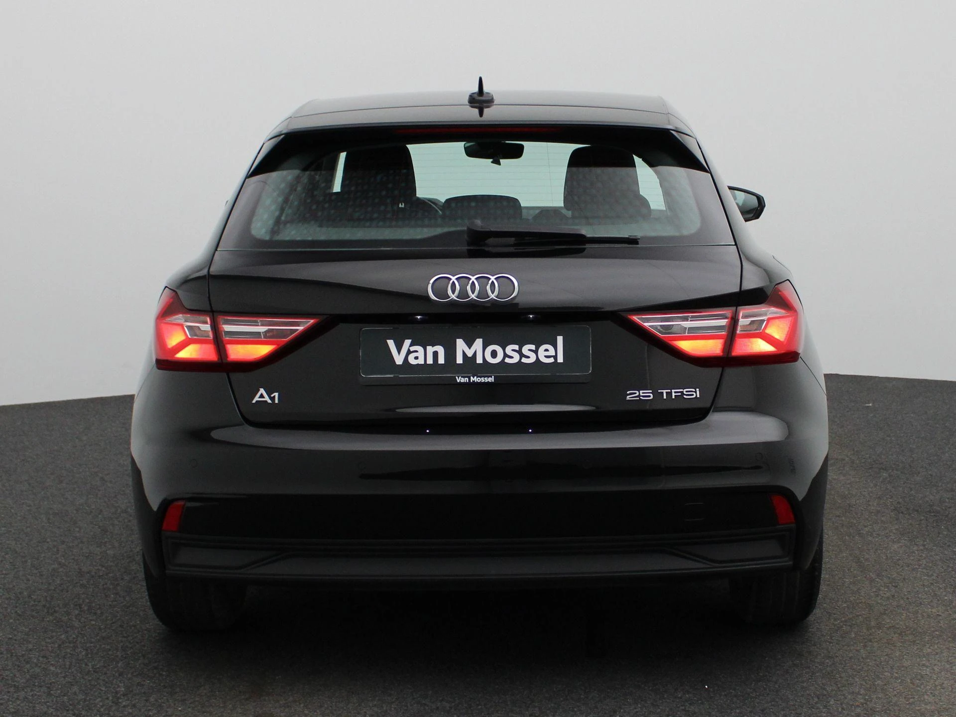 Audi-A1 Sportback-image-4