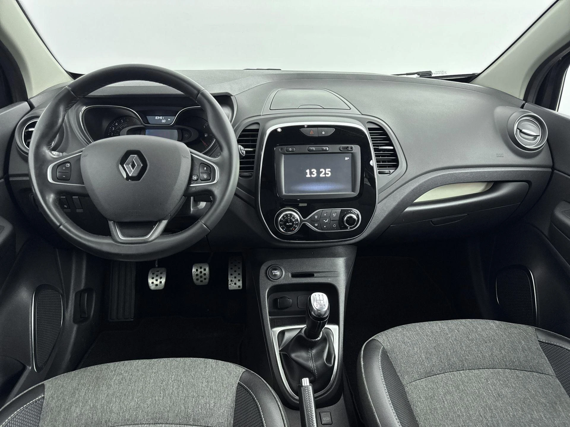 Renault-Captur-image-17