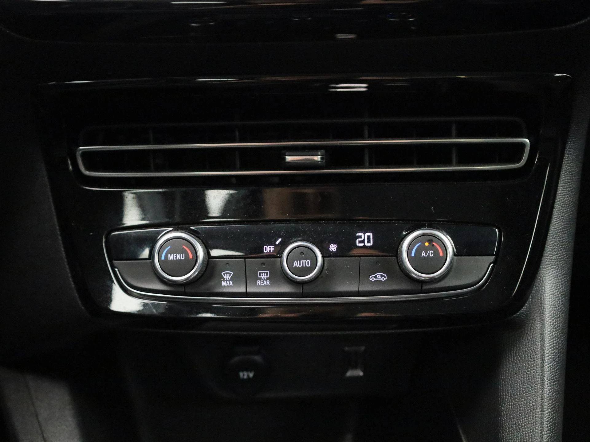 Opel-Mokka-e-image-16