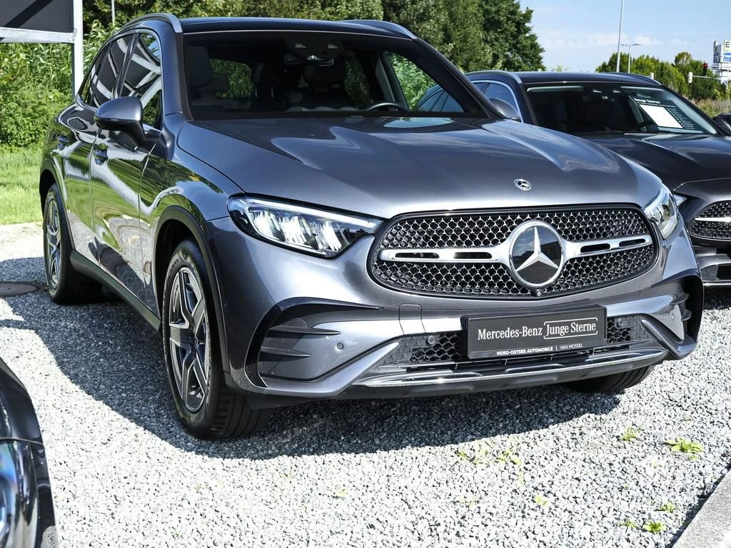 Mercedes-Benz-GLC 220 d-image-4