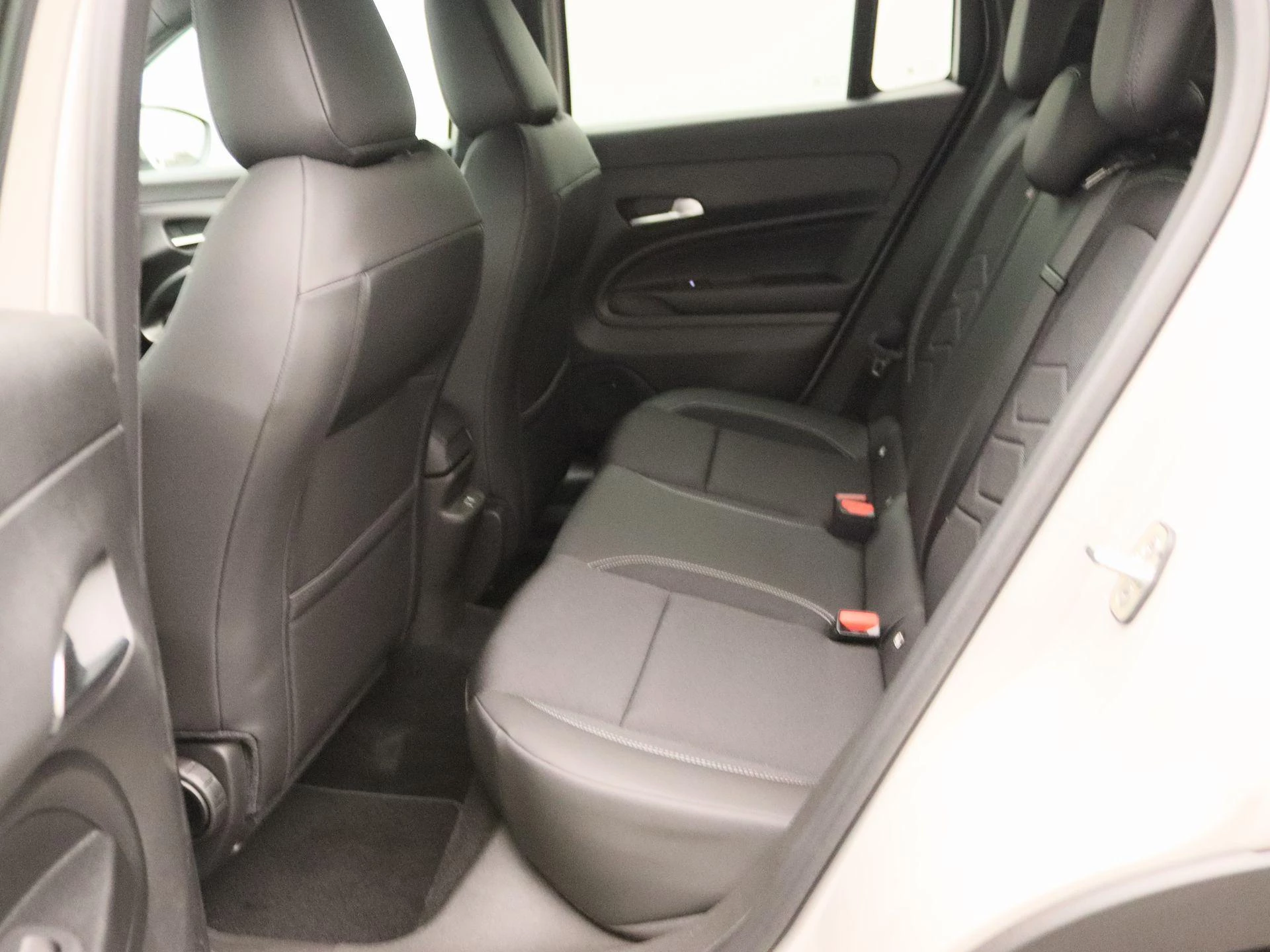 Jeep Avenger 1.2 e-Hybrid Summit