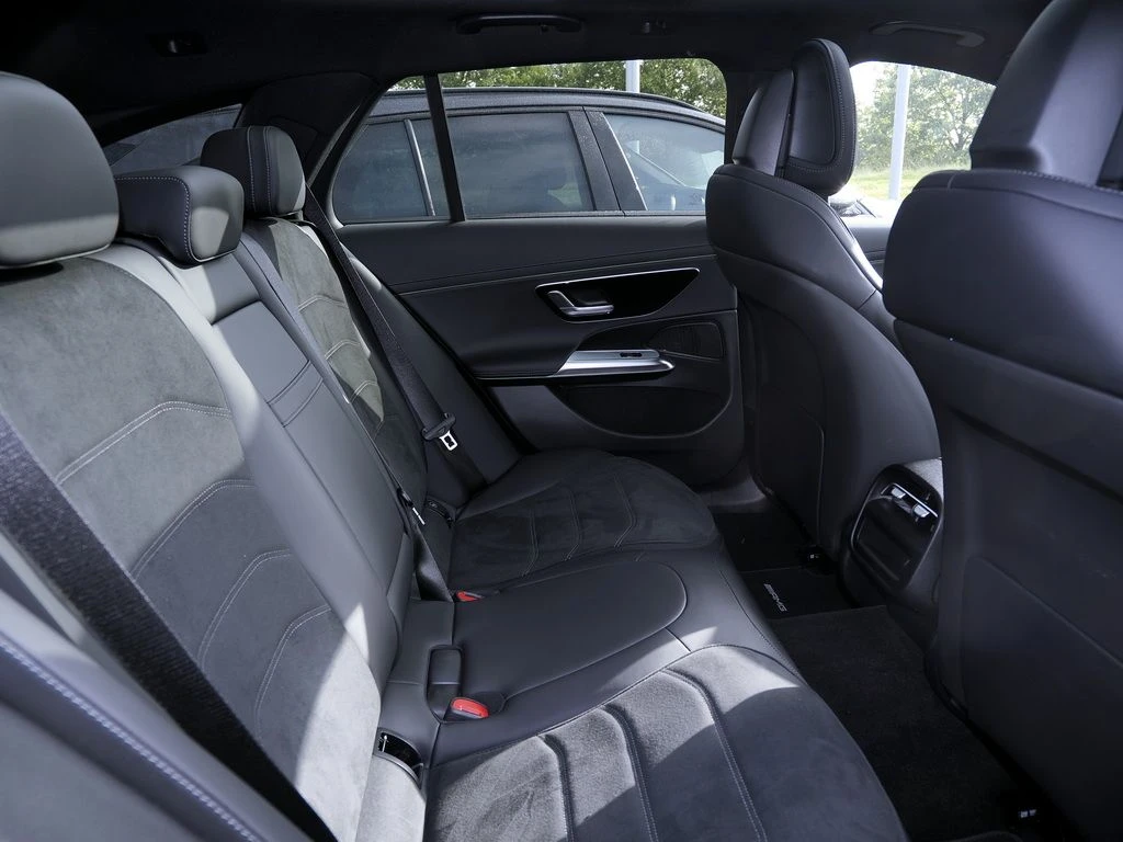 Mercedes-Benz-E-Klasse 220 d-image-13