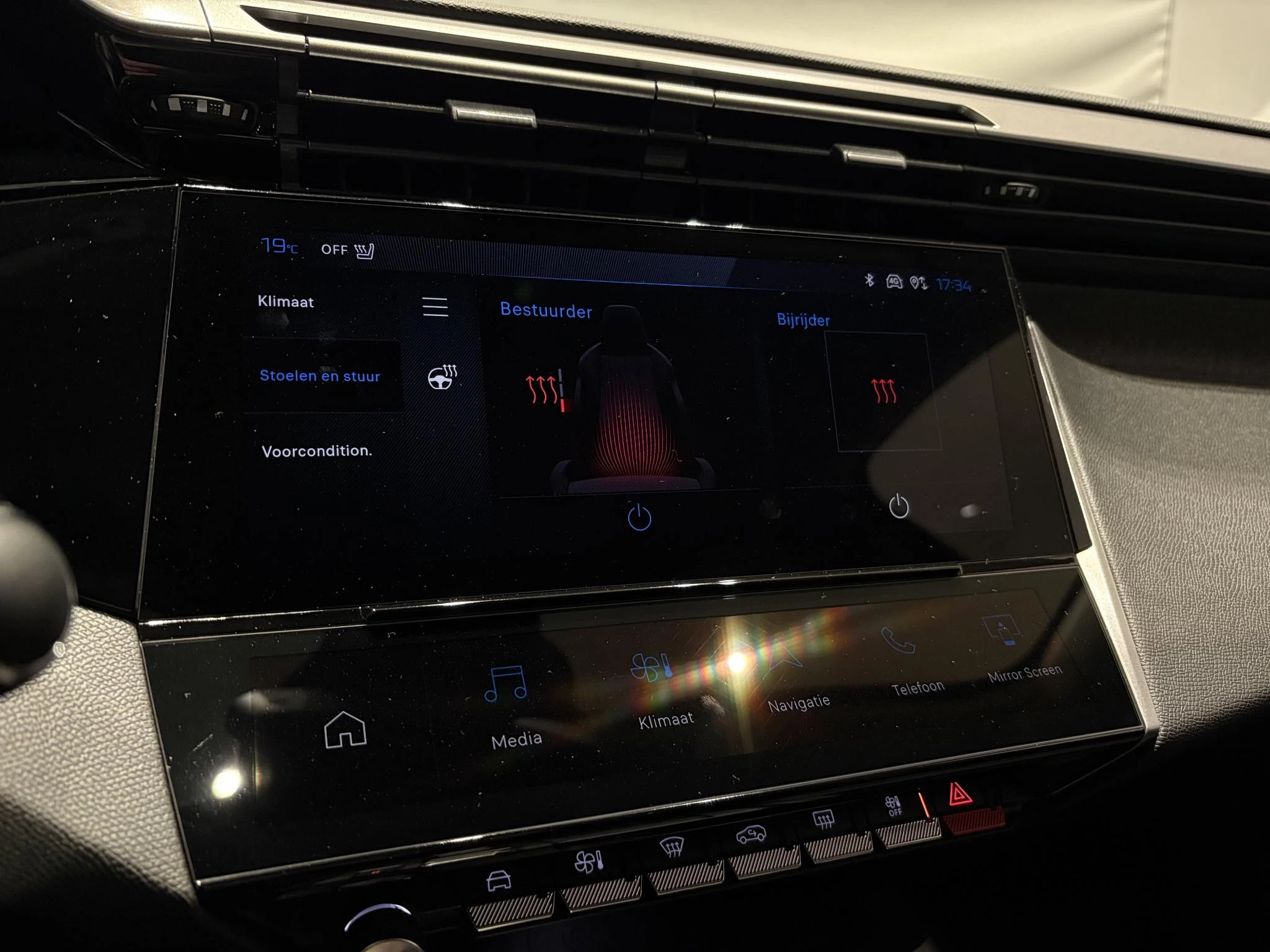 Peugeot-408-image-29