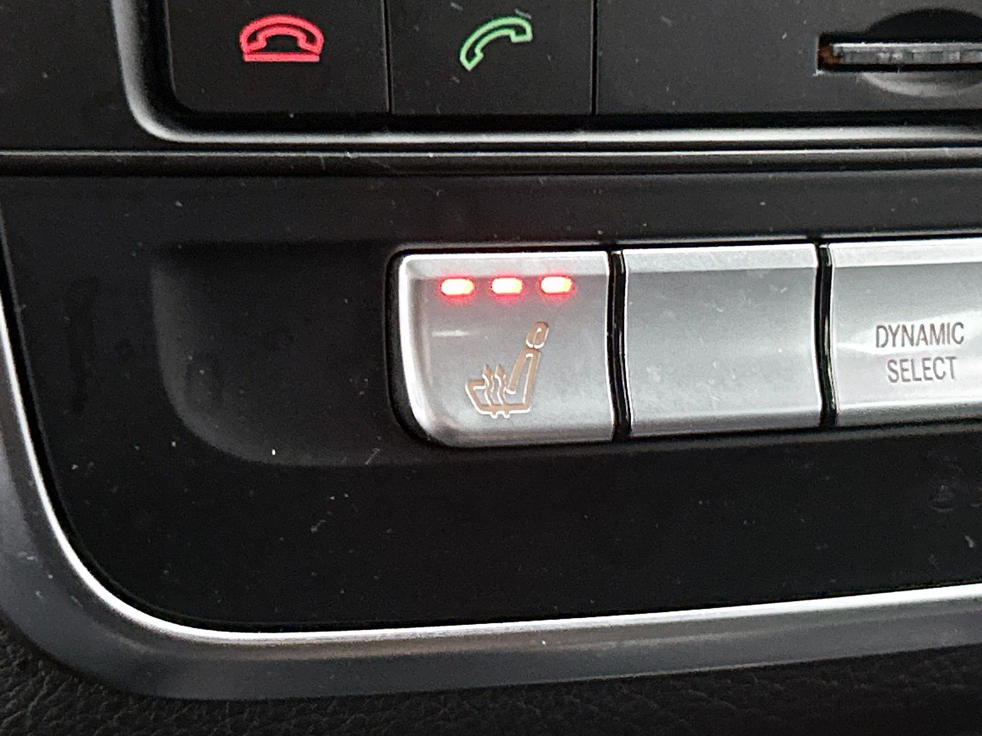 Mercedes-Benz-CLA-image-16