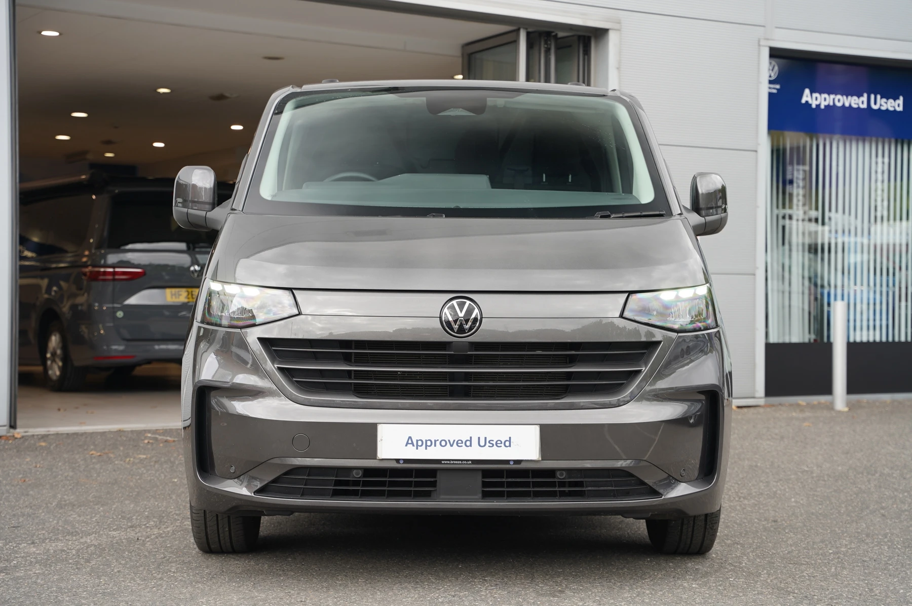 Volkswagen-Transporter-image-6