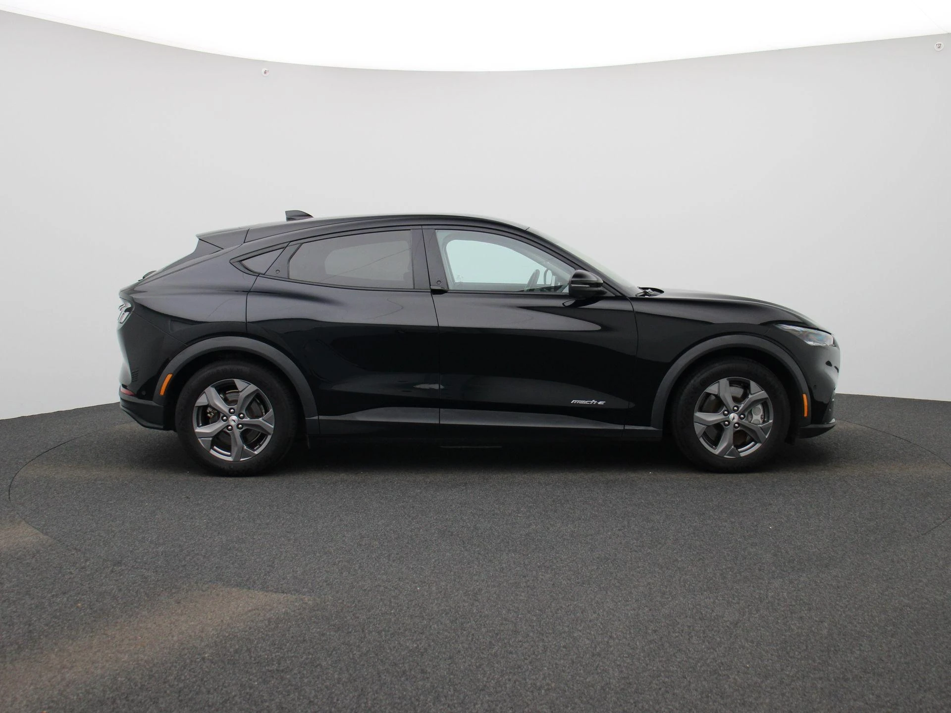 Ford-Mustang Mach-E-image-5