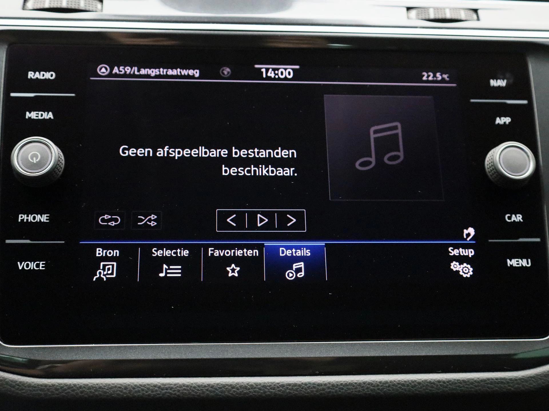 Volkswagen-Tiguan-image-22