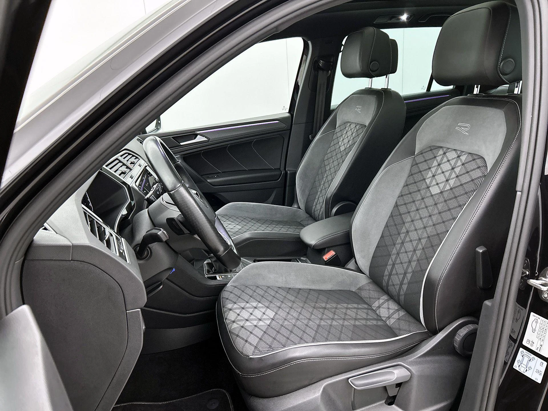 Volkswagen-Tiguan-image-43
