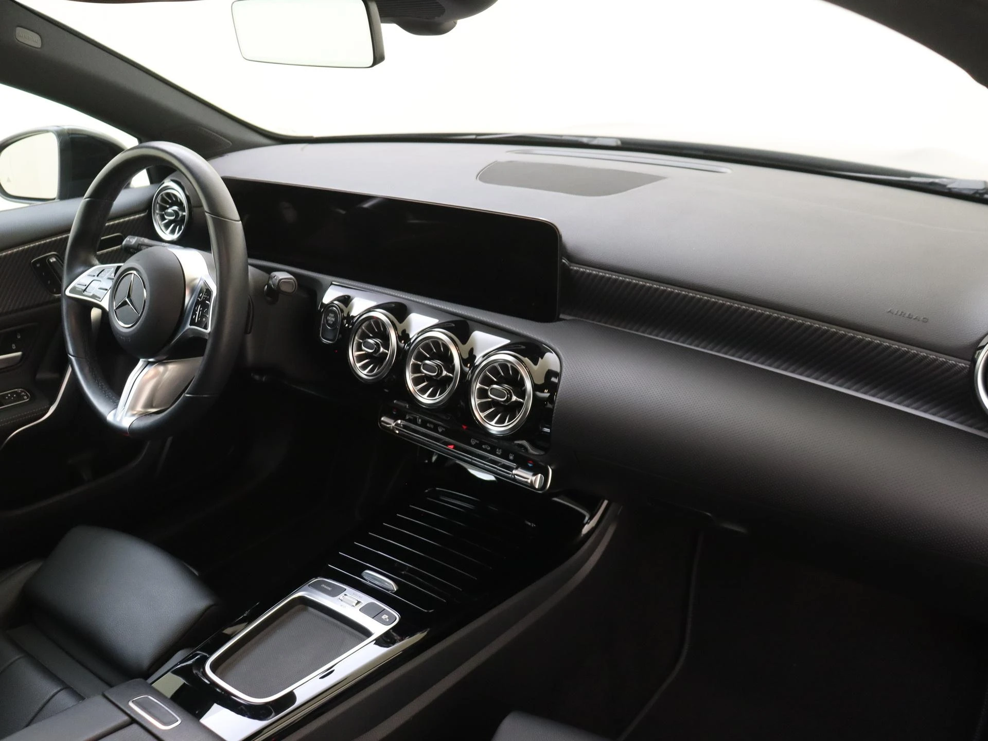 Mercedes-Benz-A-Klasse-image-4