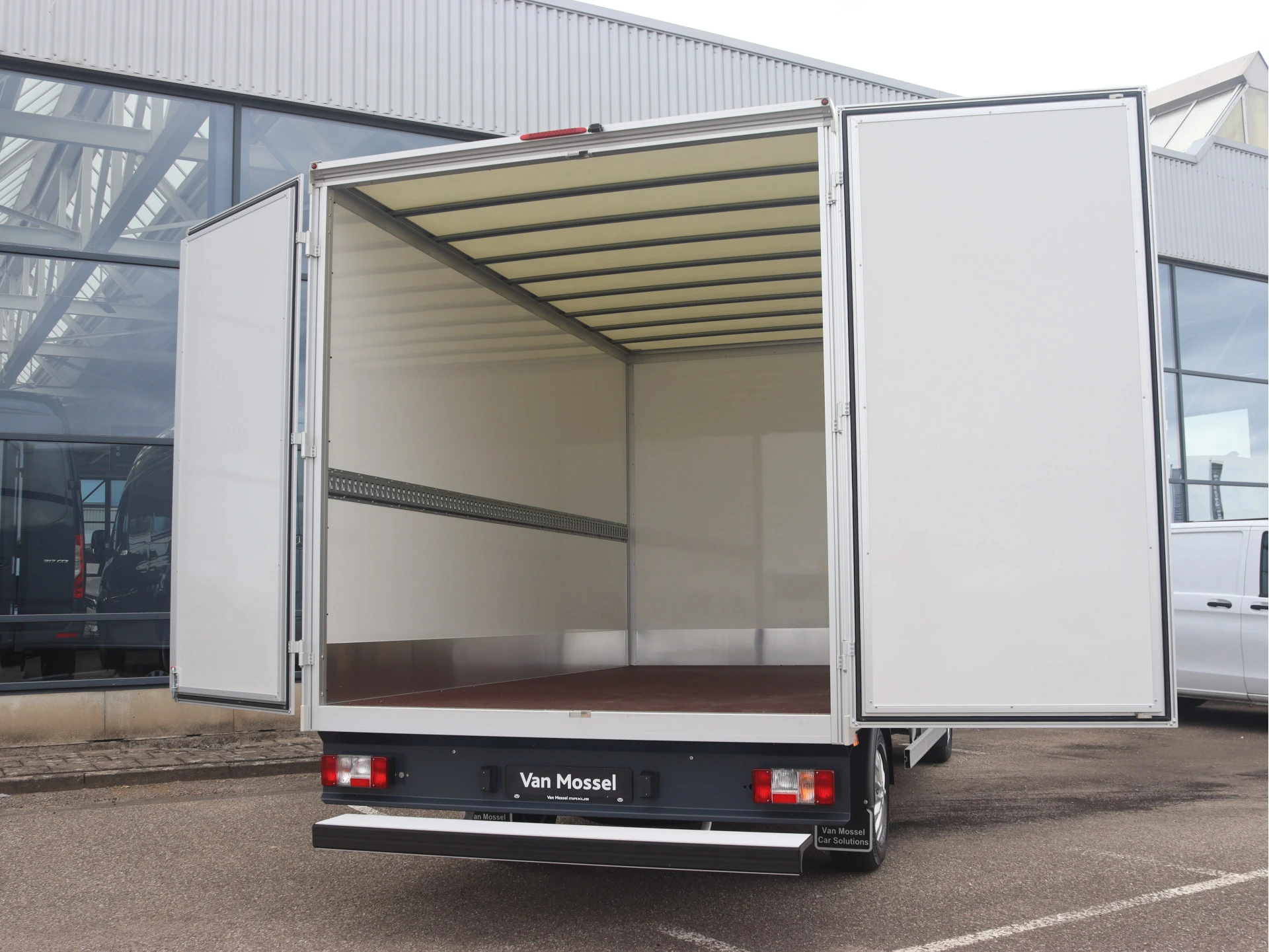 Maxus eDeliver9 L4 Business DEAL 65 kWh | AIRCO/CAMERA/ADAPT. CRUISE |