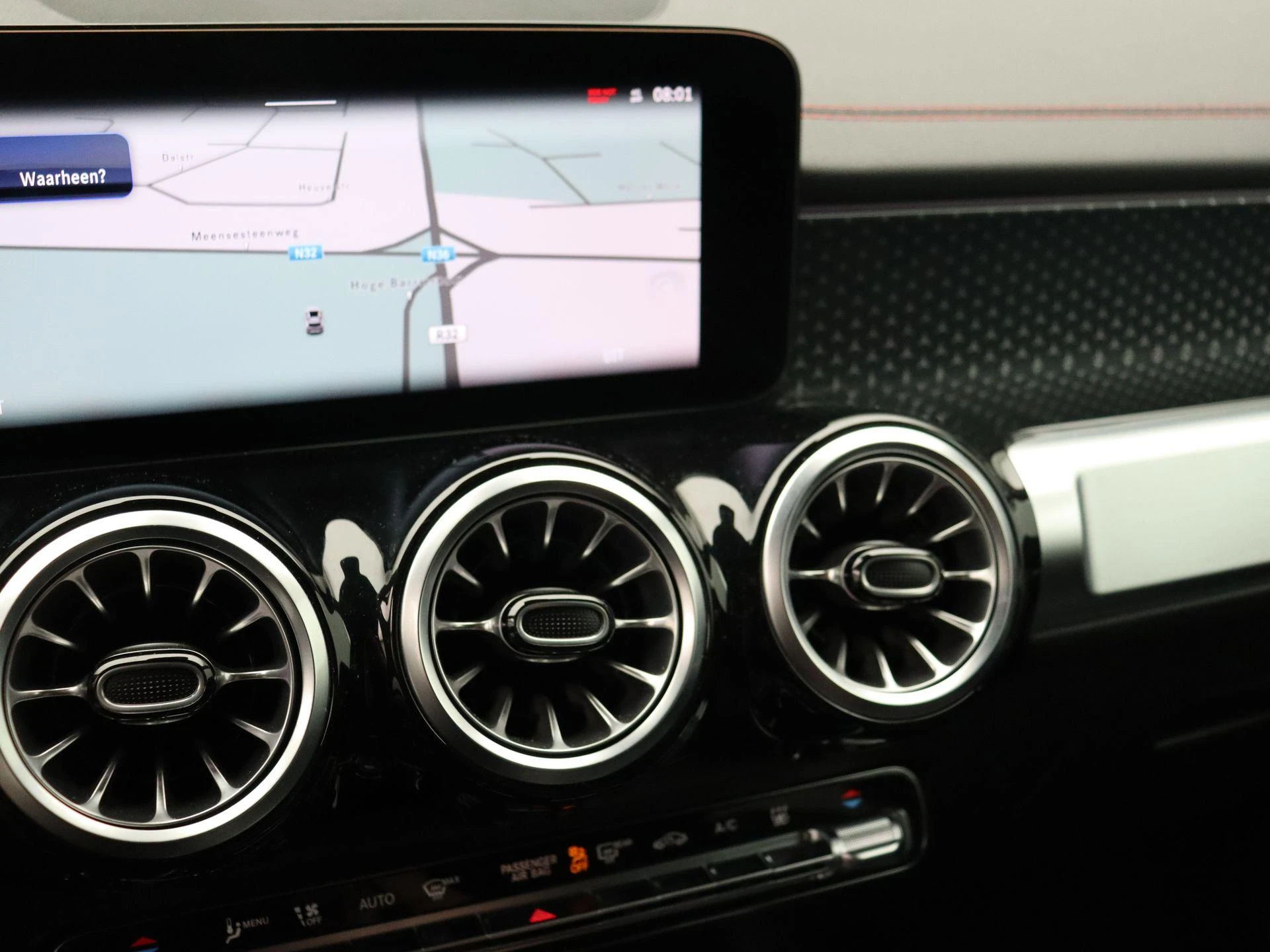 Mercedes-Benz EQB 250+ AMG LINE + HEAD UP + BURMESTER + CARPLAY +