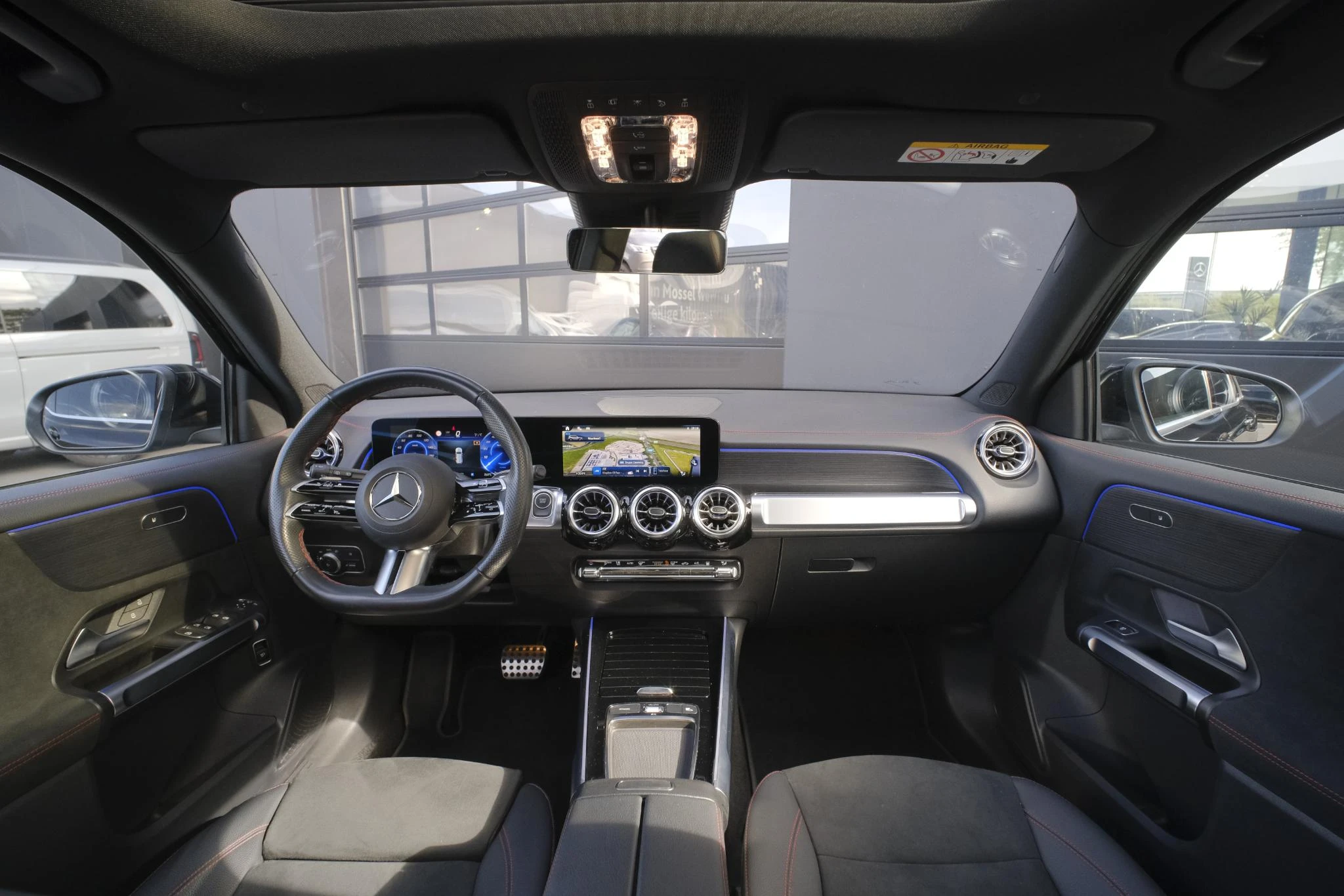 Mercedes-Benz-EQB-image-13