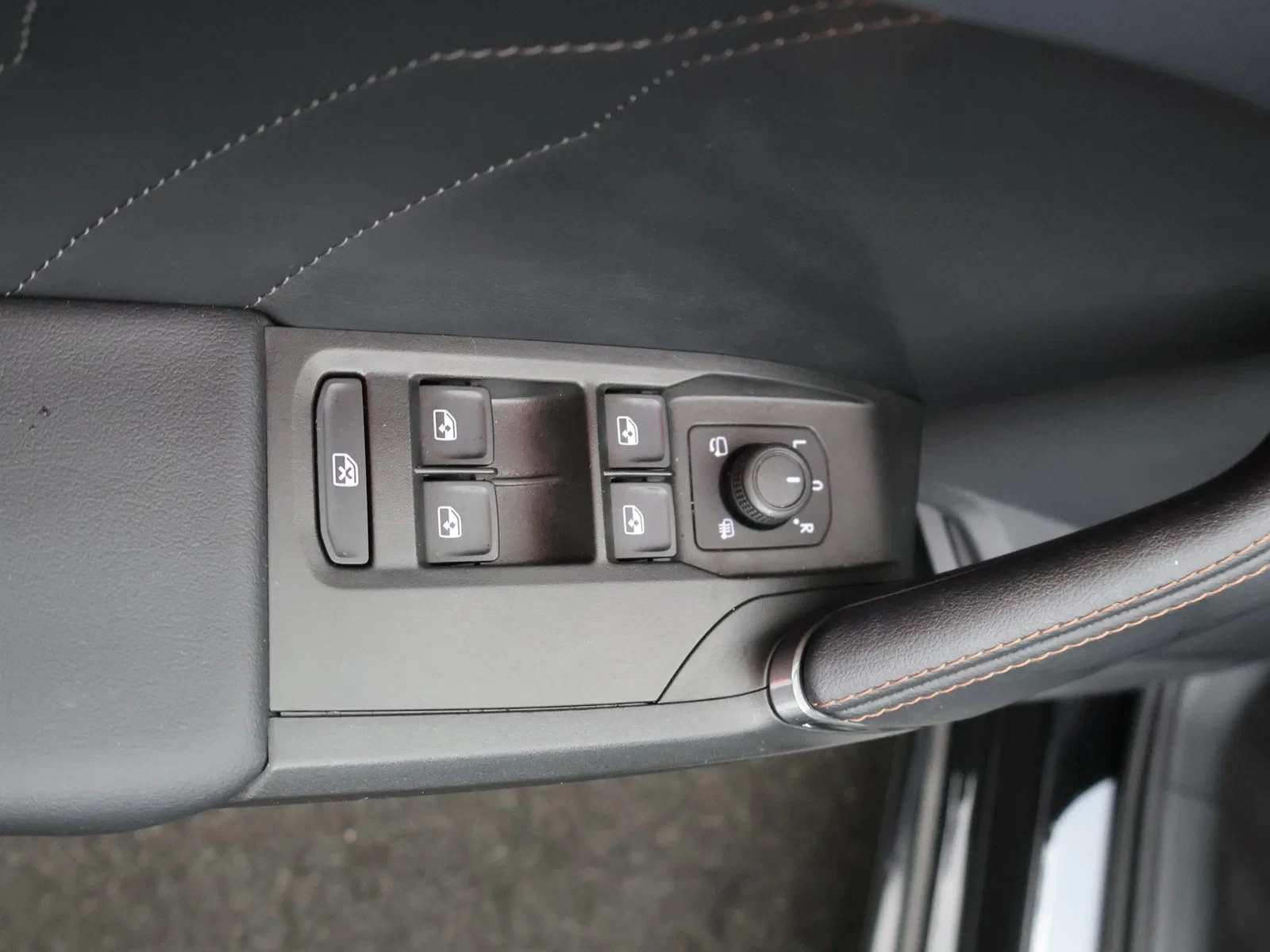 CUPRA Leon Sportstourer ST e-Hybrid (PHEV) Leon Break PHEV 1.4TSI 204PK *AUTOMAAT*CAMERA*LEDER*SPORTZETELS*CRUISE*VIRTUAL COCKPIT*PDC*...*