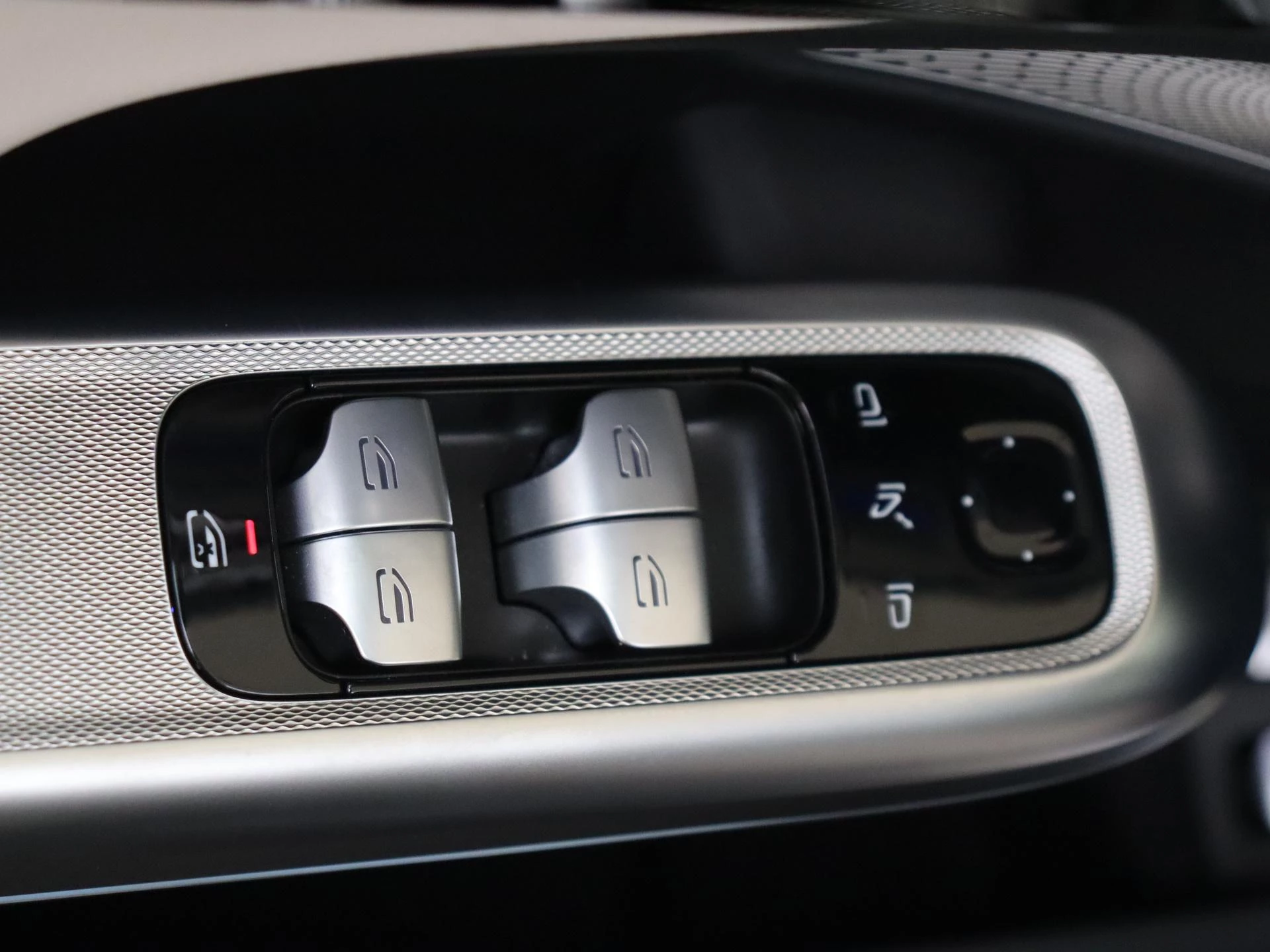 Mercedes-Benz-E-Klasse-image-25