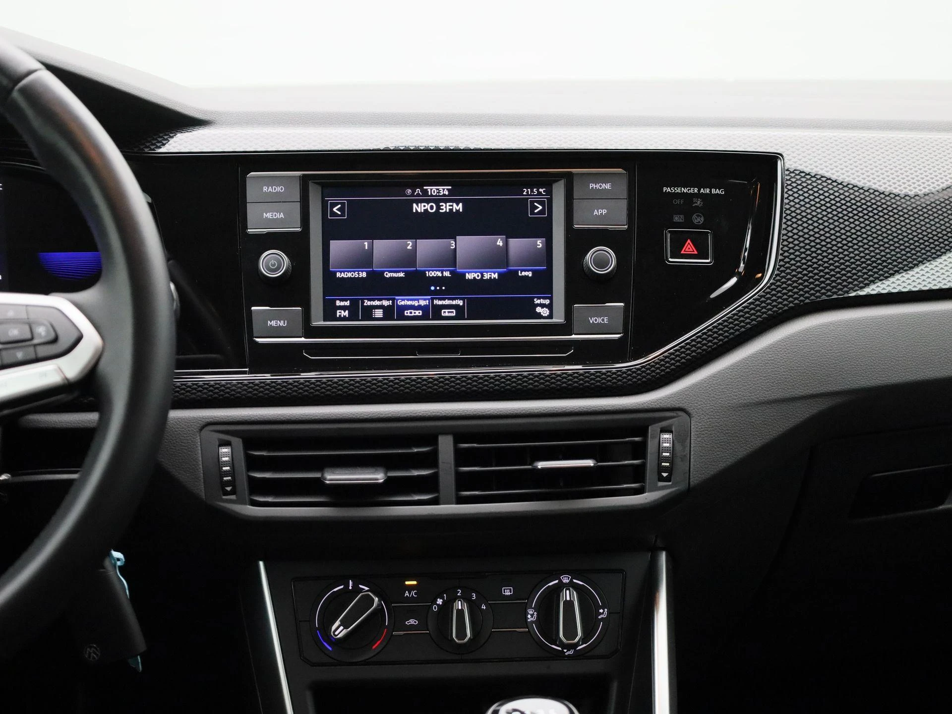 Volkswagen-Polo-image-8