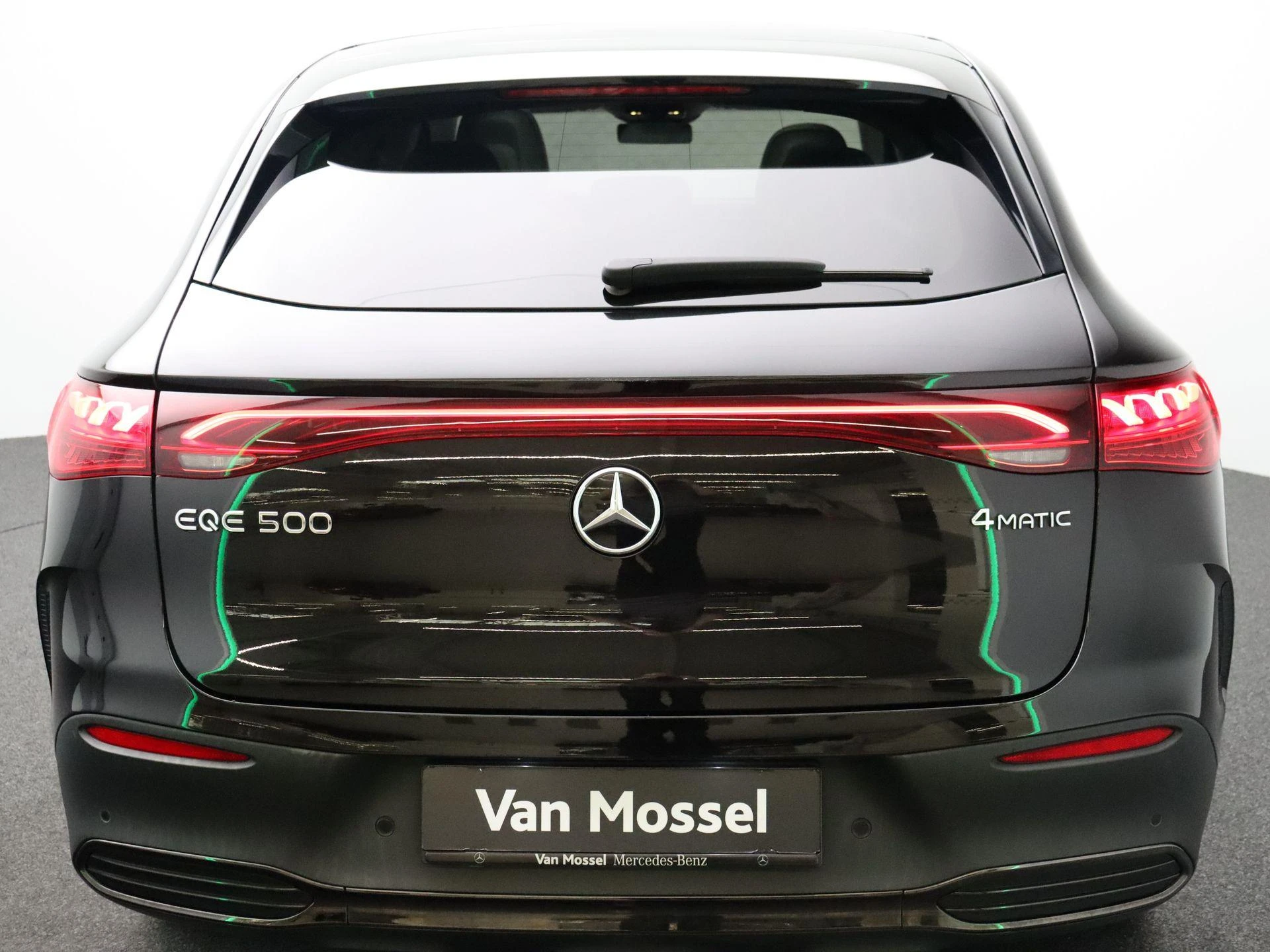 Mercedes-Benz-EQE-image-26