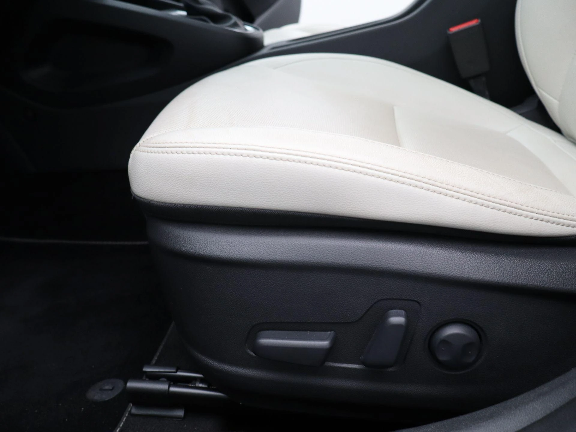 Hyundai-Kona-image-26