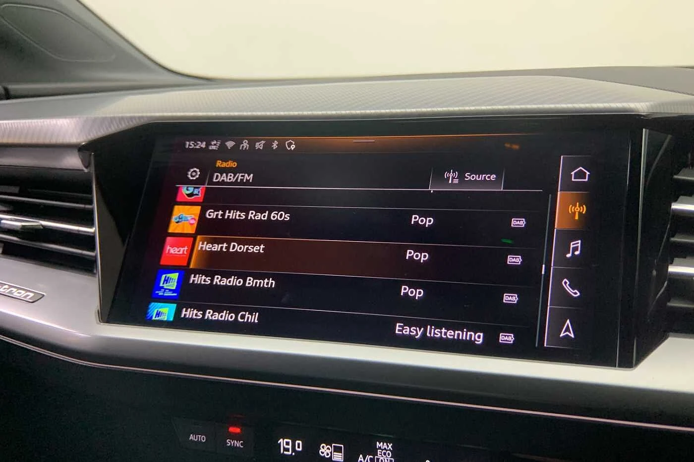 Audi-Q4 e-tron-image-15