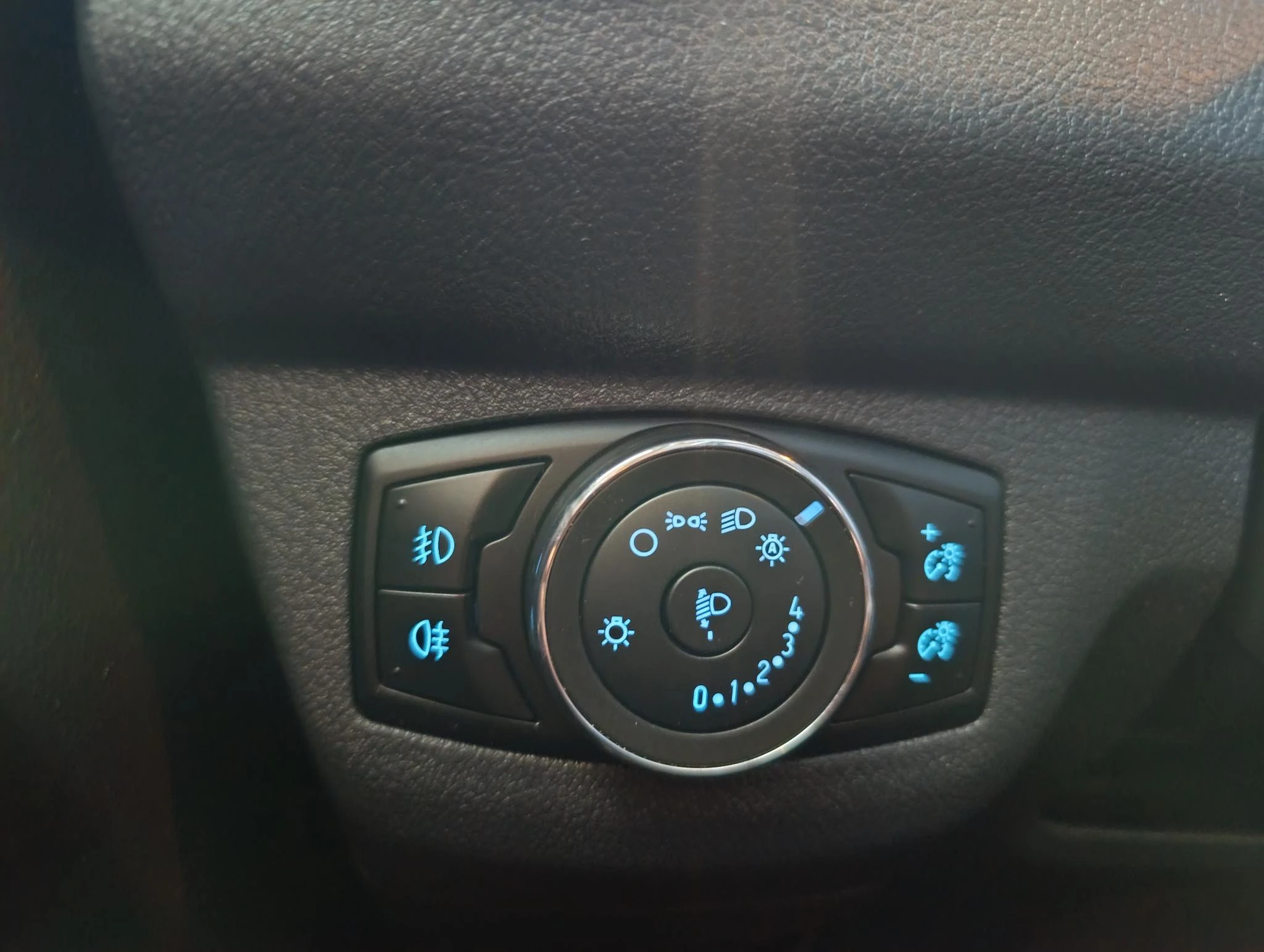 Ford-Transit Courier-image-16