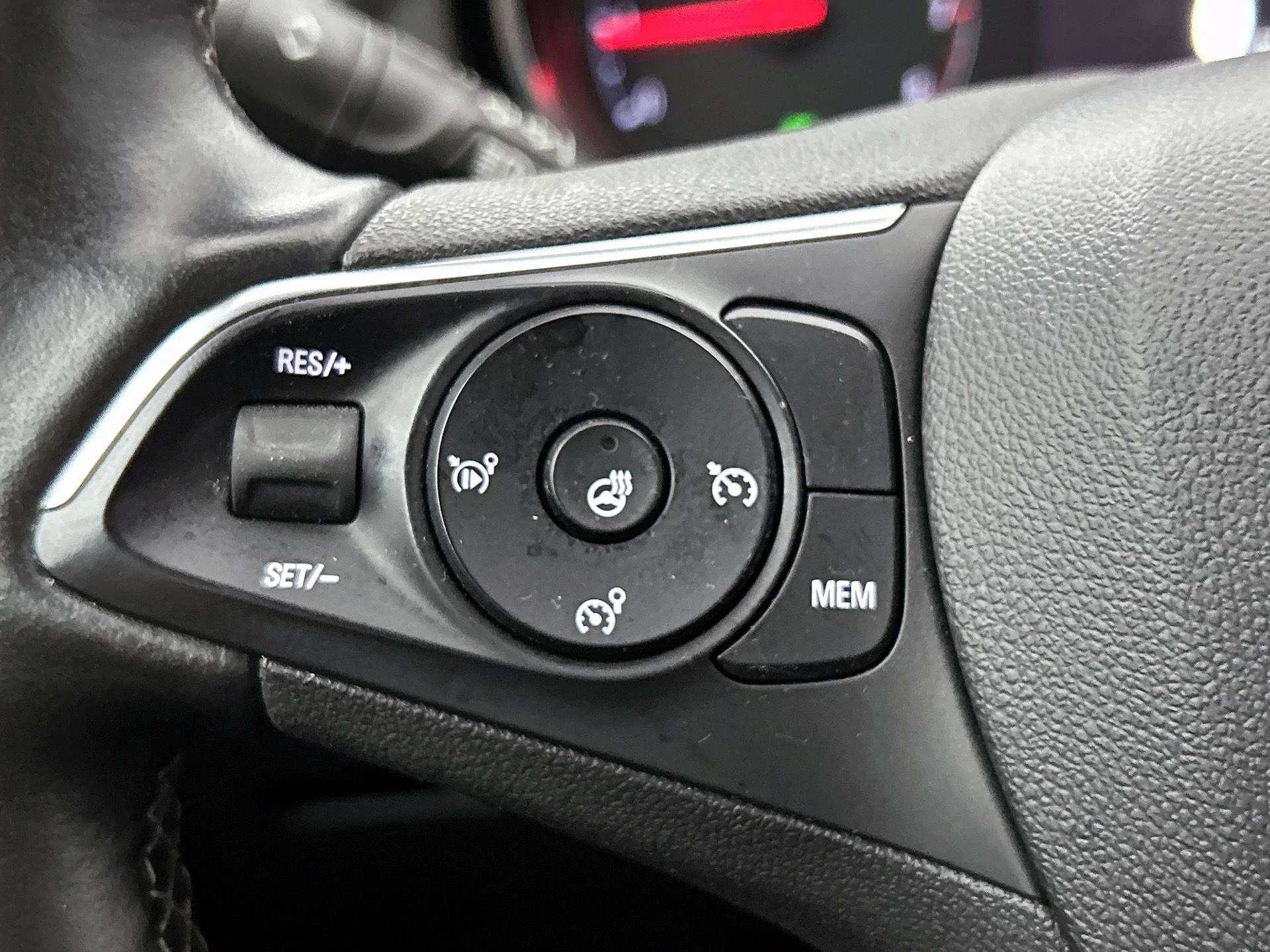 Opel-Grandland X-image-5