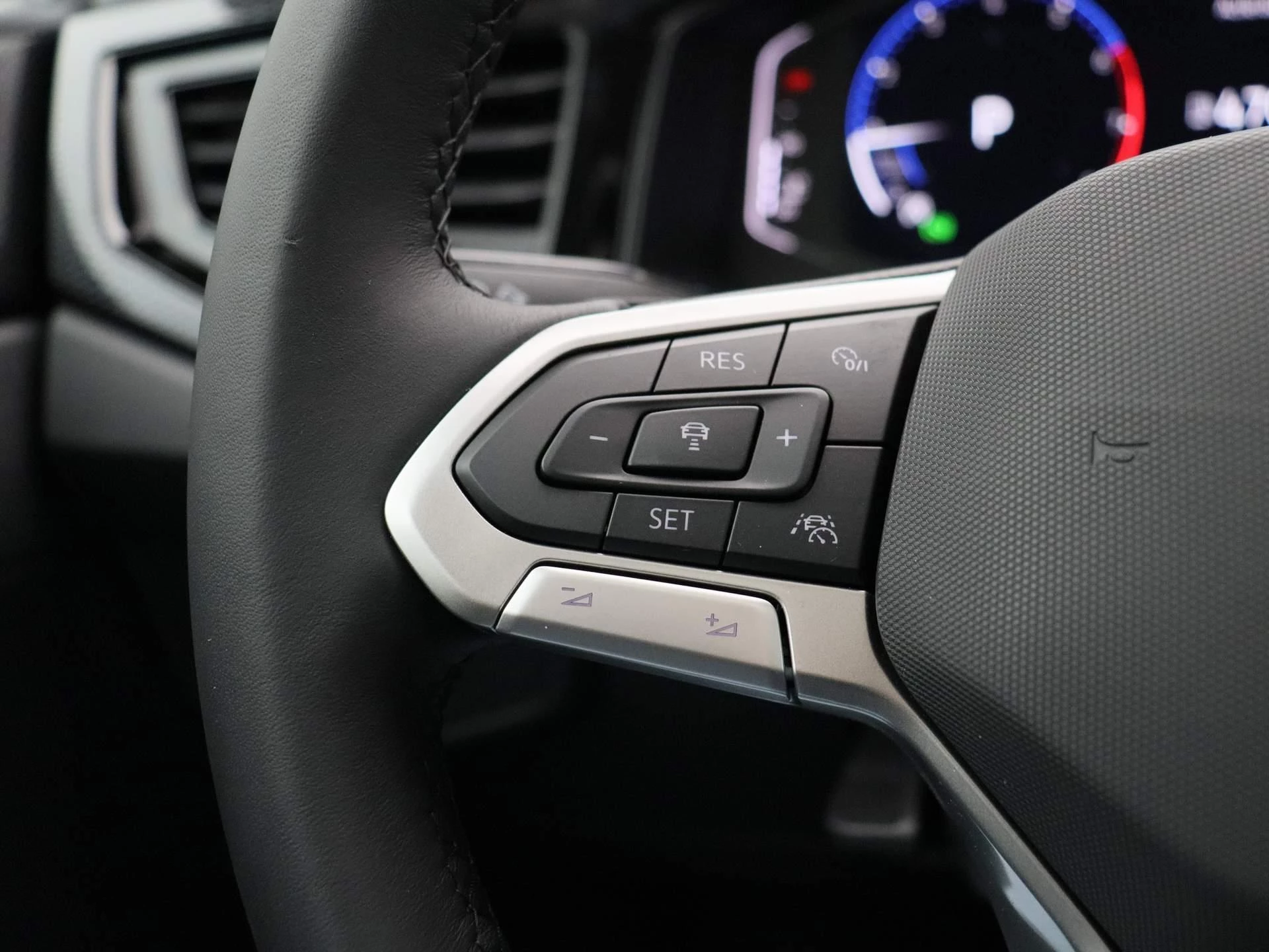 Volkswagen-Polo-image-22